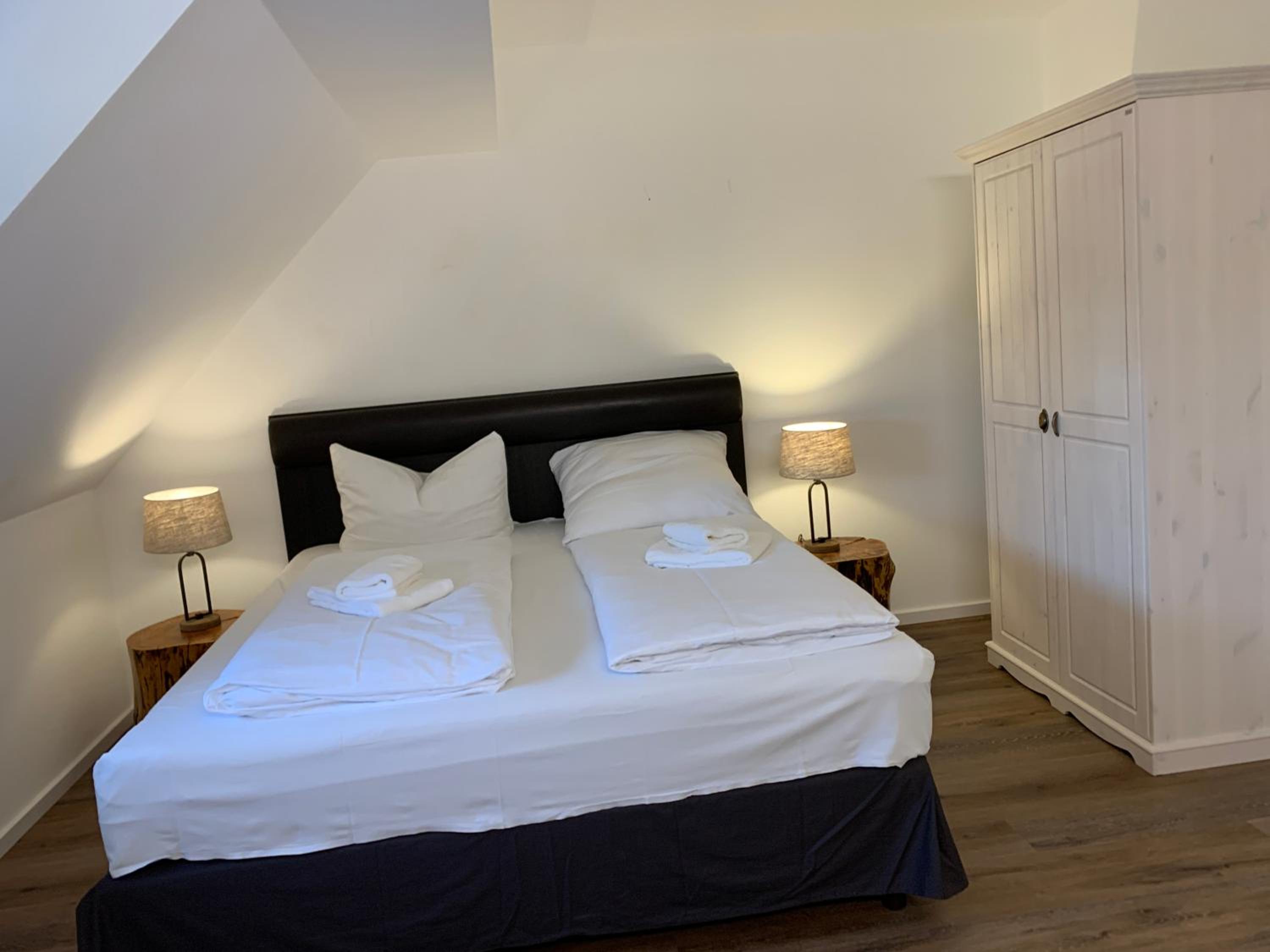Small Double Room - Photo 2