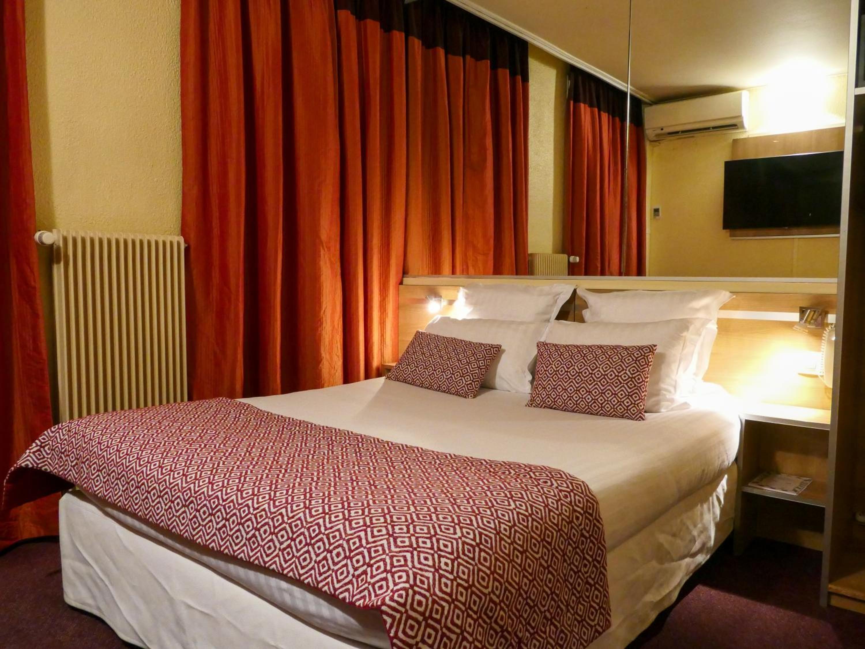 Double Room thumbnail 6