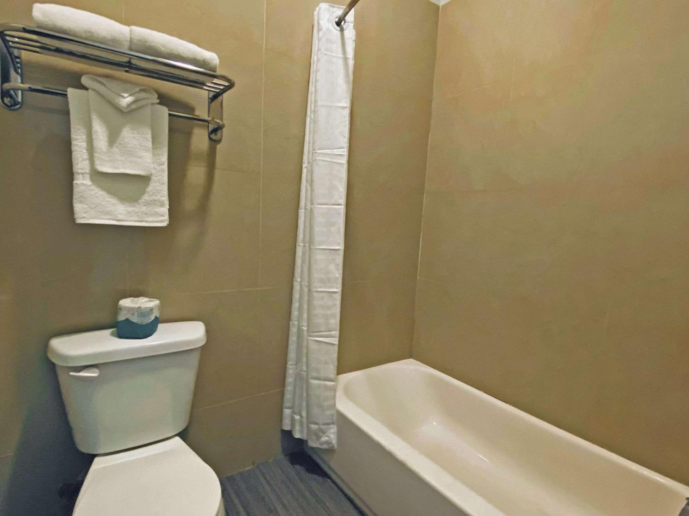 King Room - Non-Smoking photo 2