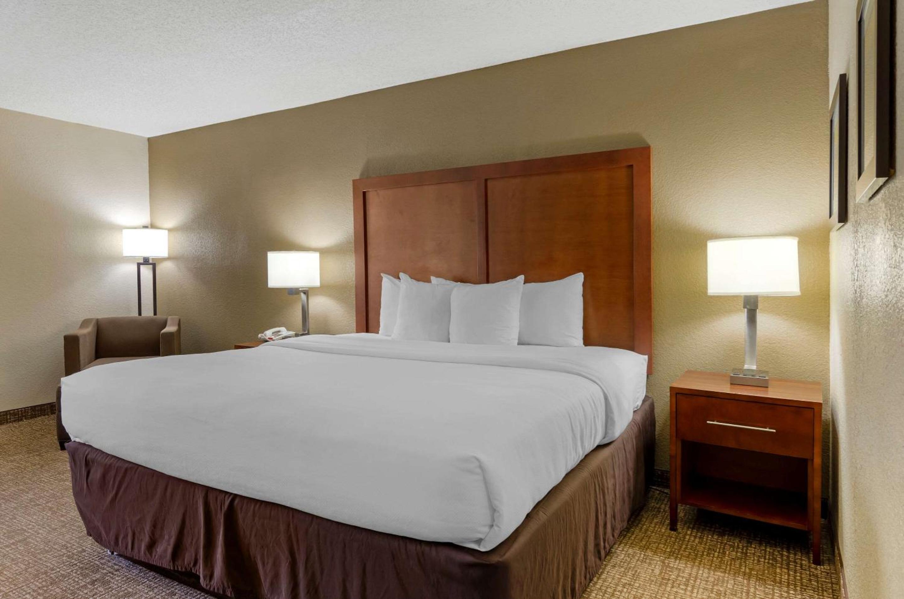 King Room - Accessible/Non-Smoking photo 1