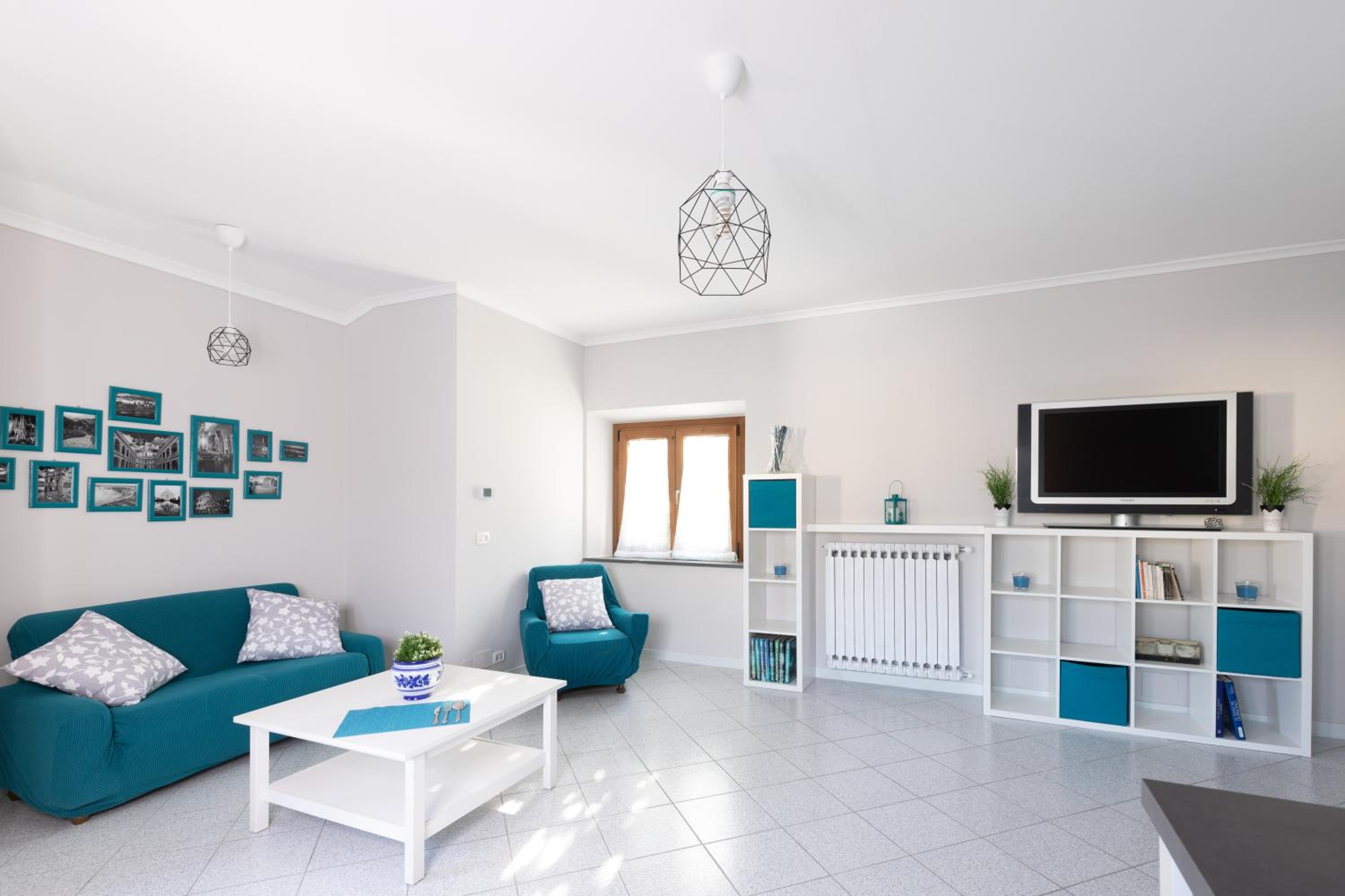Two-Bedroom House - Photo 2