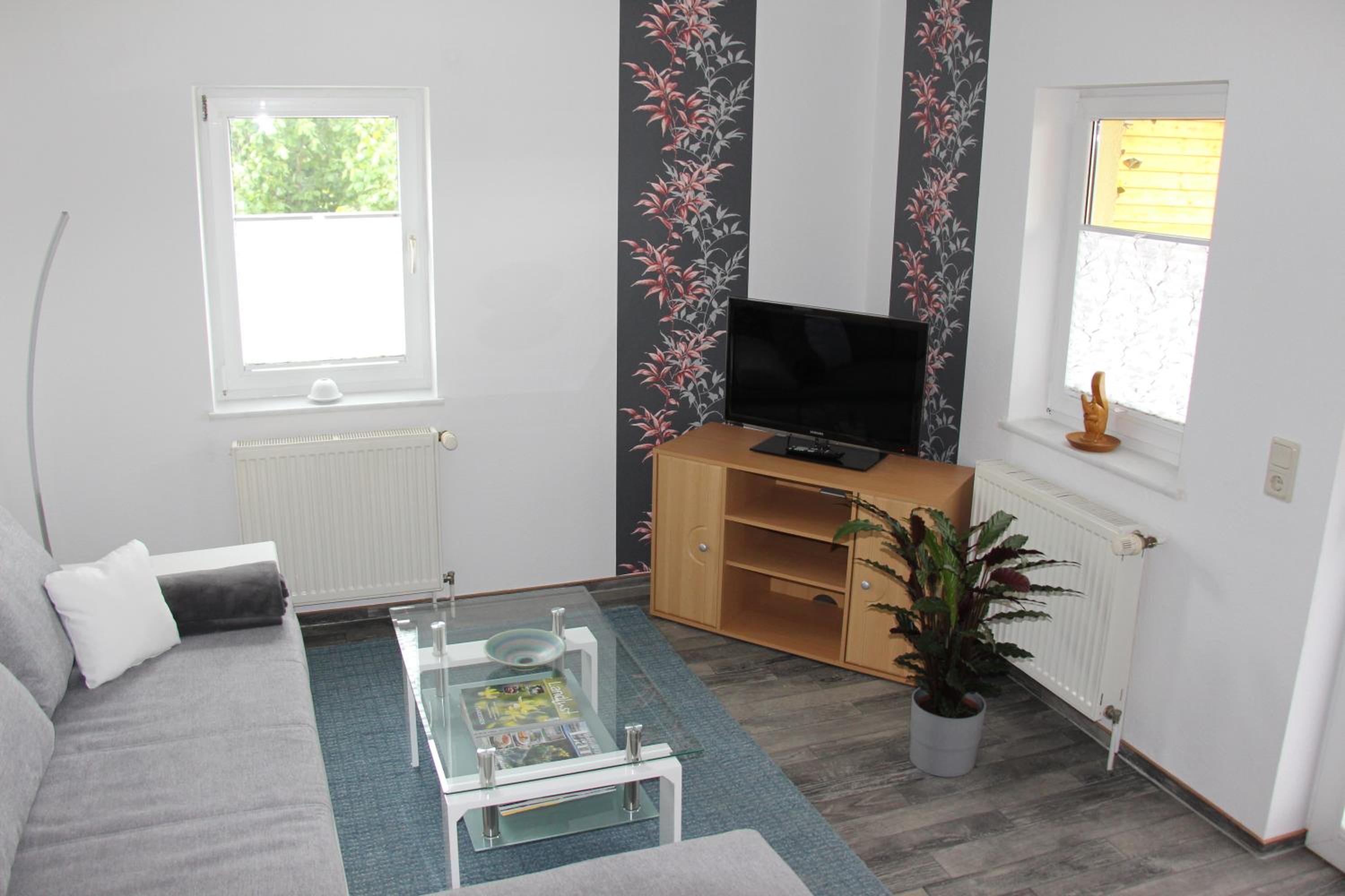 One-Bedroom Apartment - Photo 1