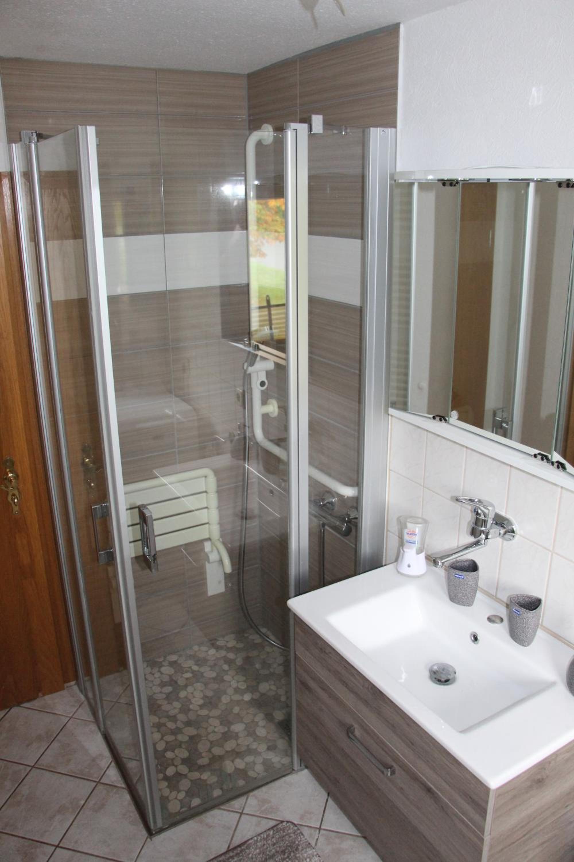 One-Bedroom Apartment - Photo 7