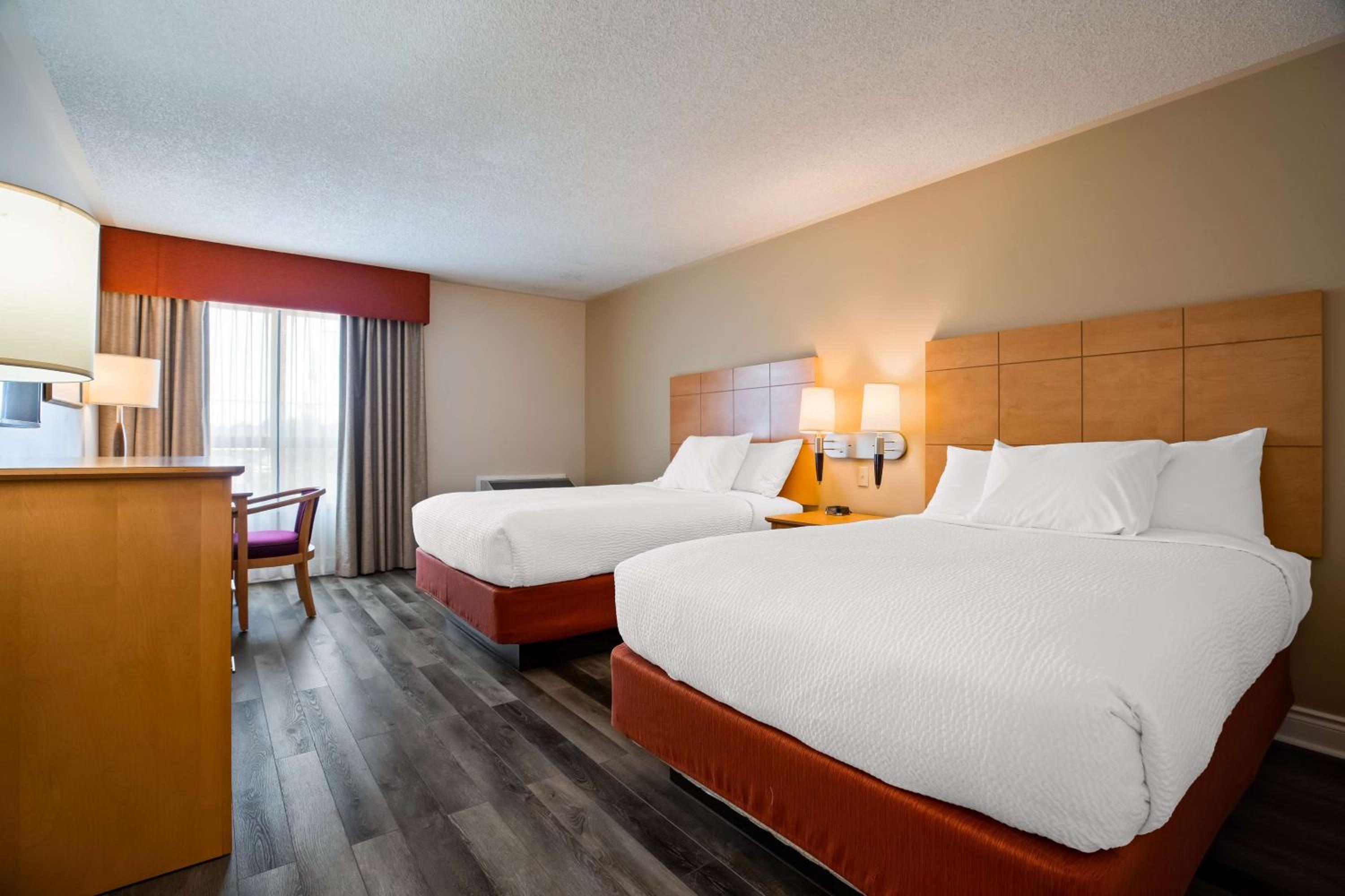 Double Room with Two Double Beds - Non-Smoking photo 1