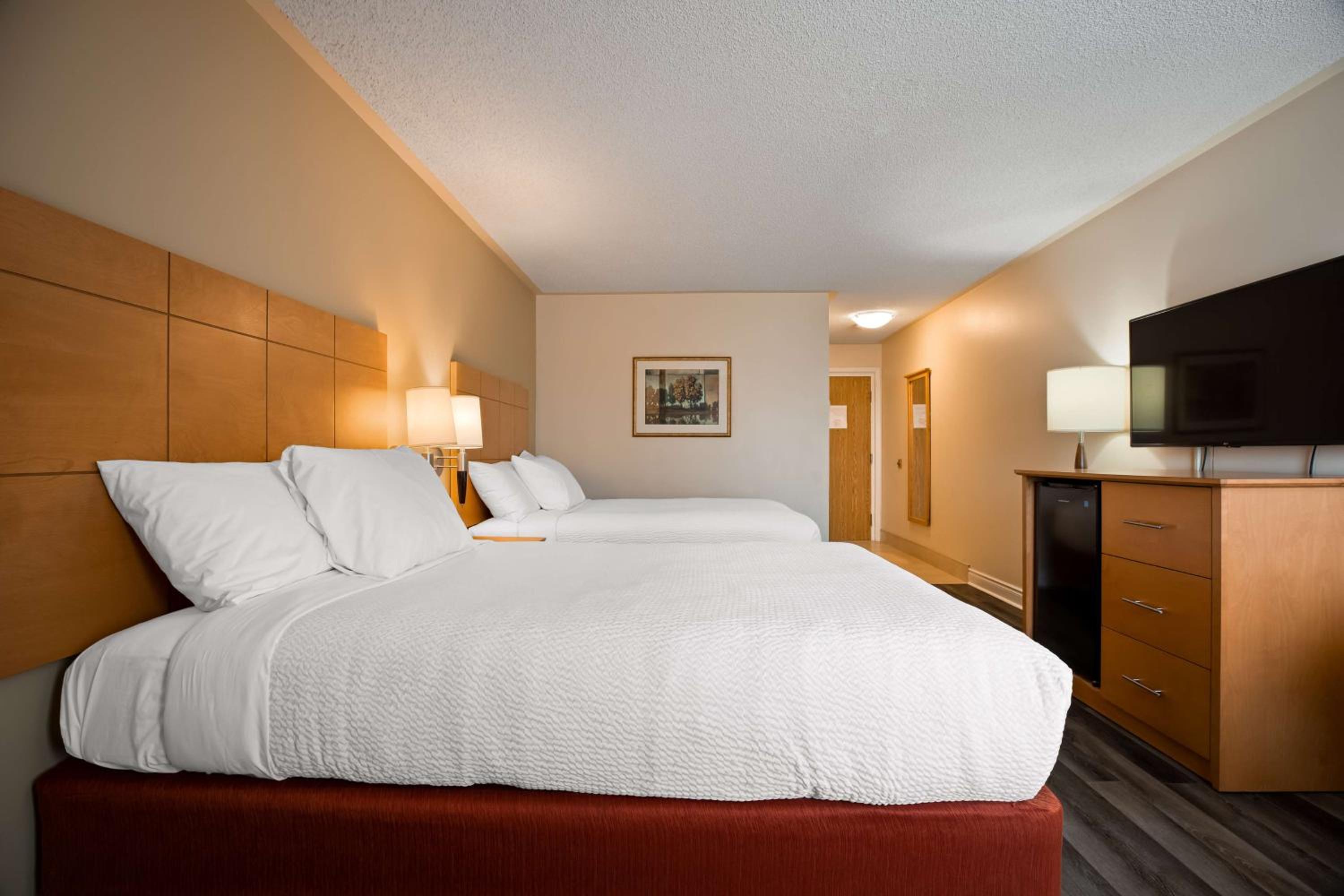 Double Room with Two Double Beds - Non-Smoking photo 3