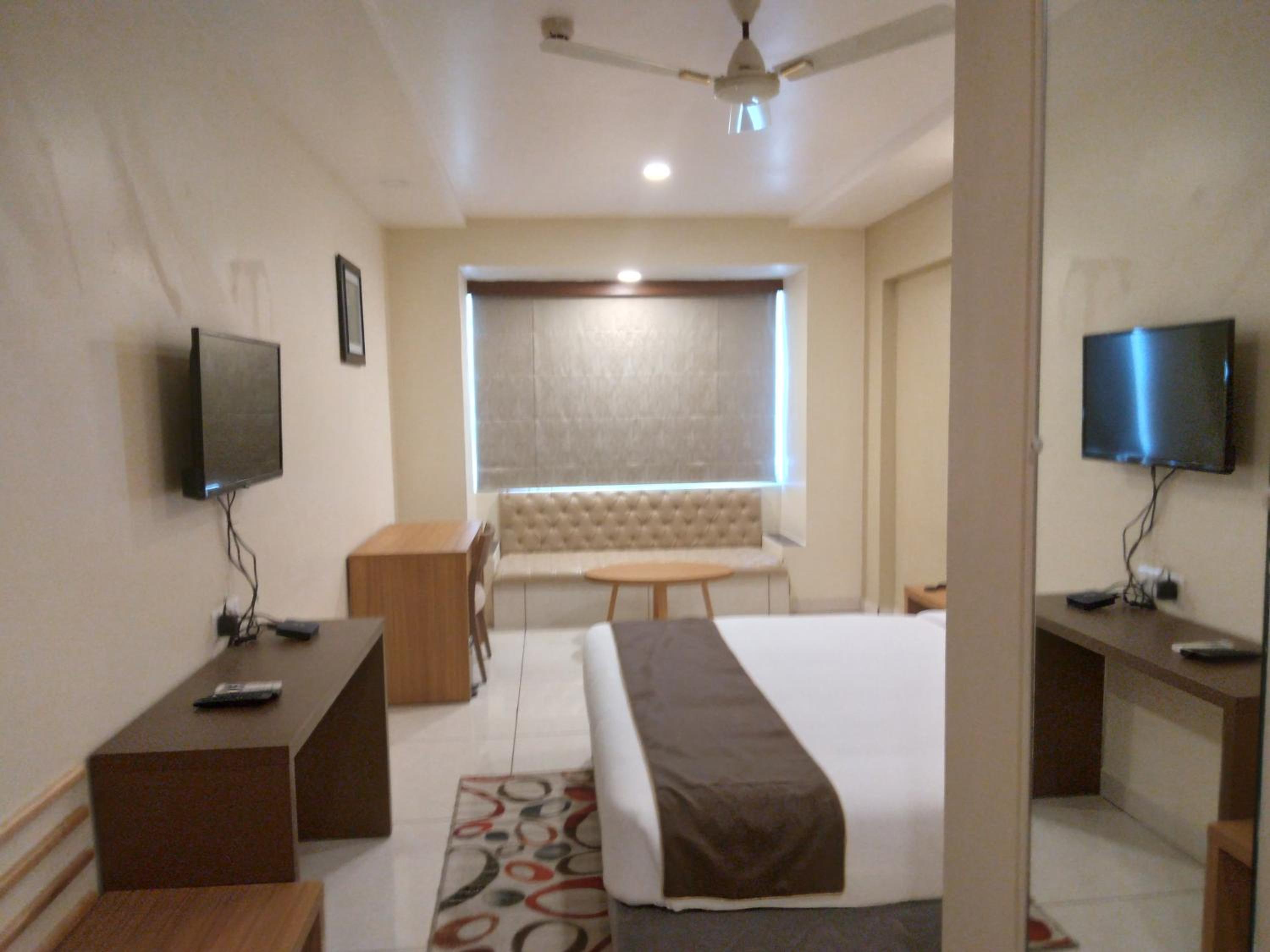 Deluxe Double Room with Sea View photo 2