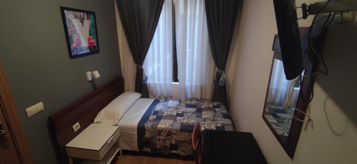 Single Room photo 2