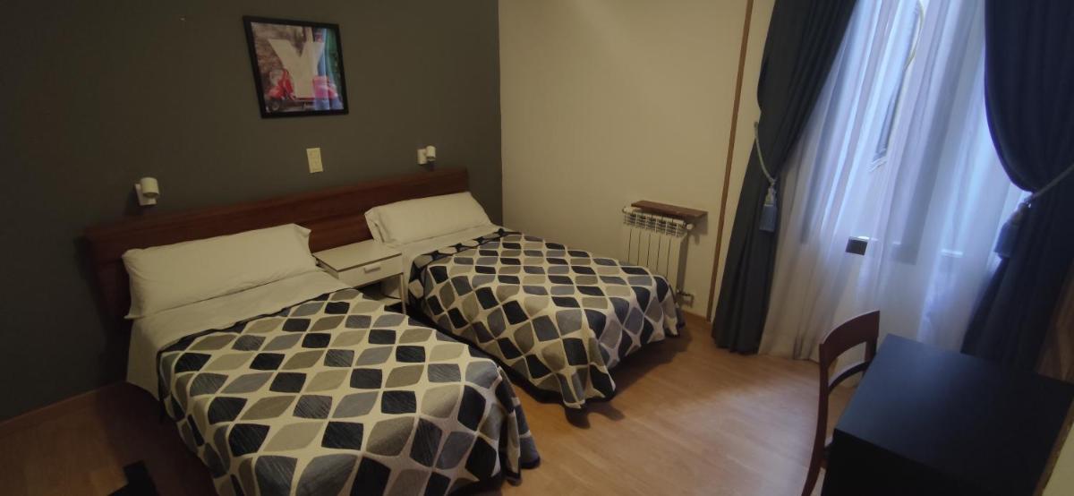 Standard Twin Room photo 2