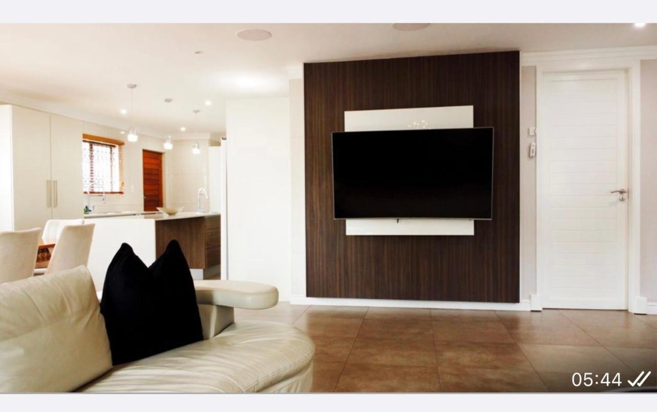 Deluxe Queen Room - Photo 5