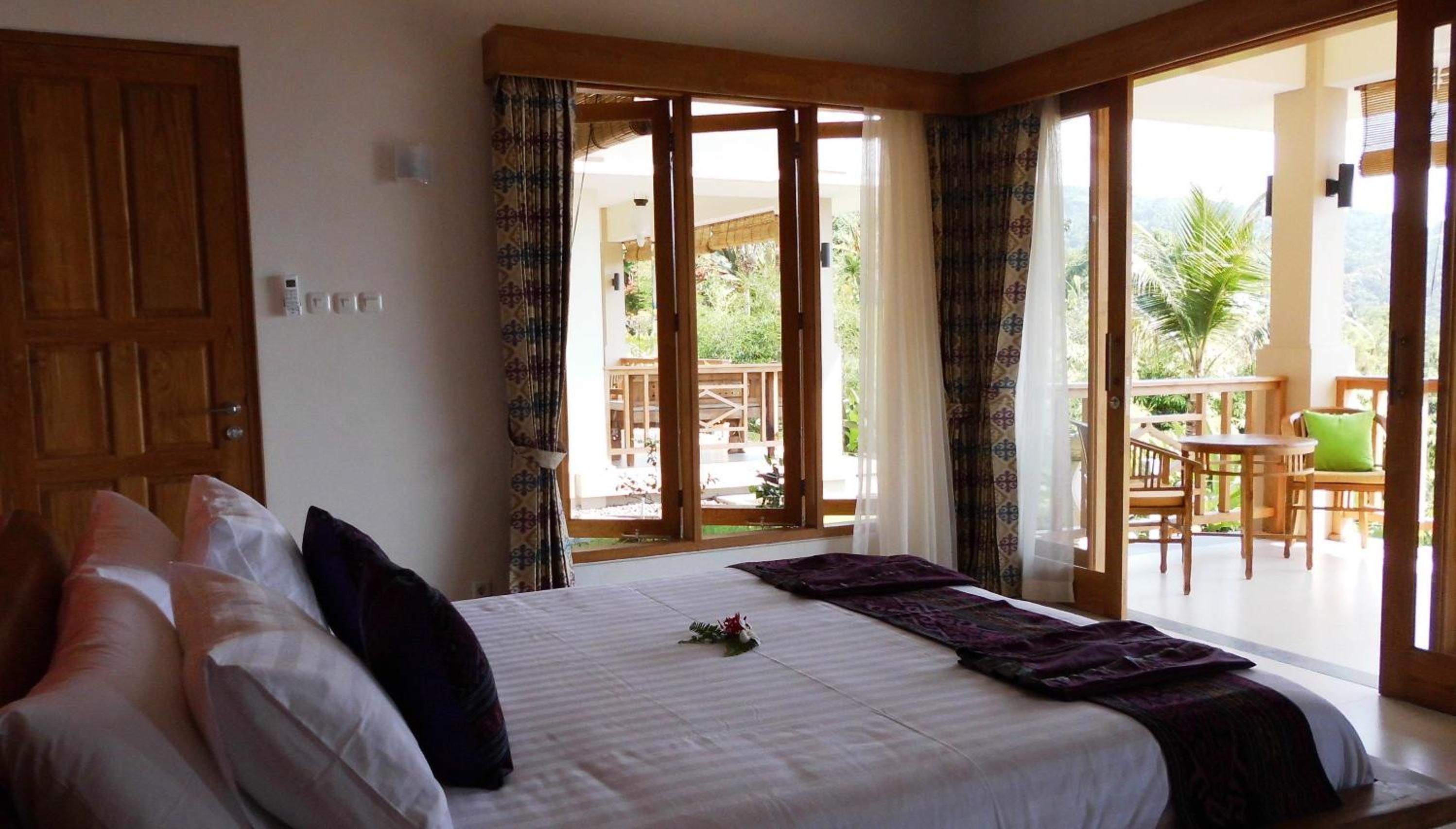 Three-Bedroom Villa photo 1