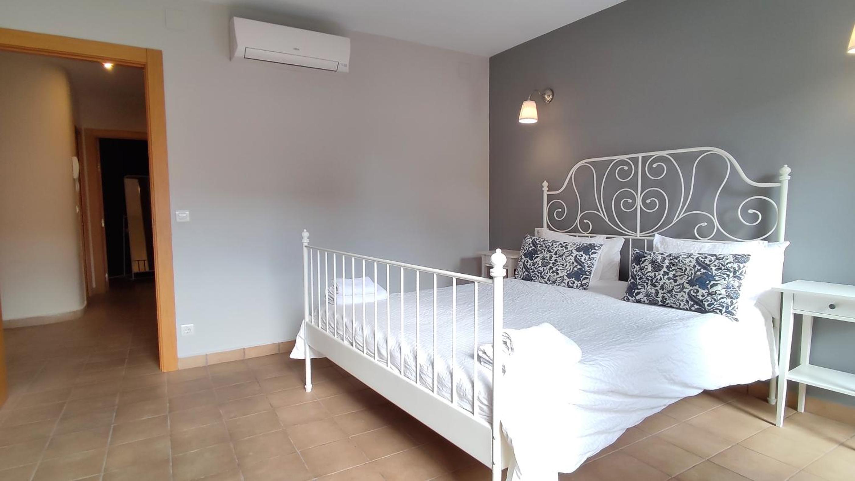 Two-Bedroom Apartment with Balcony - Photo 2