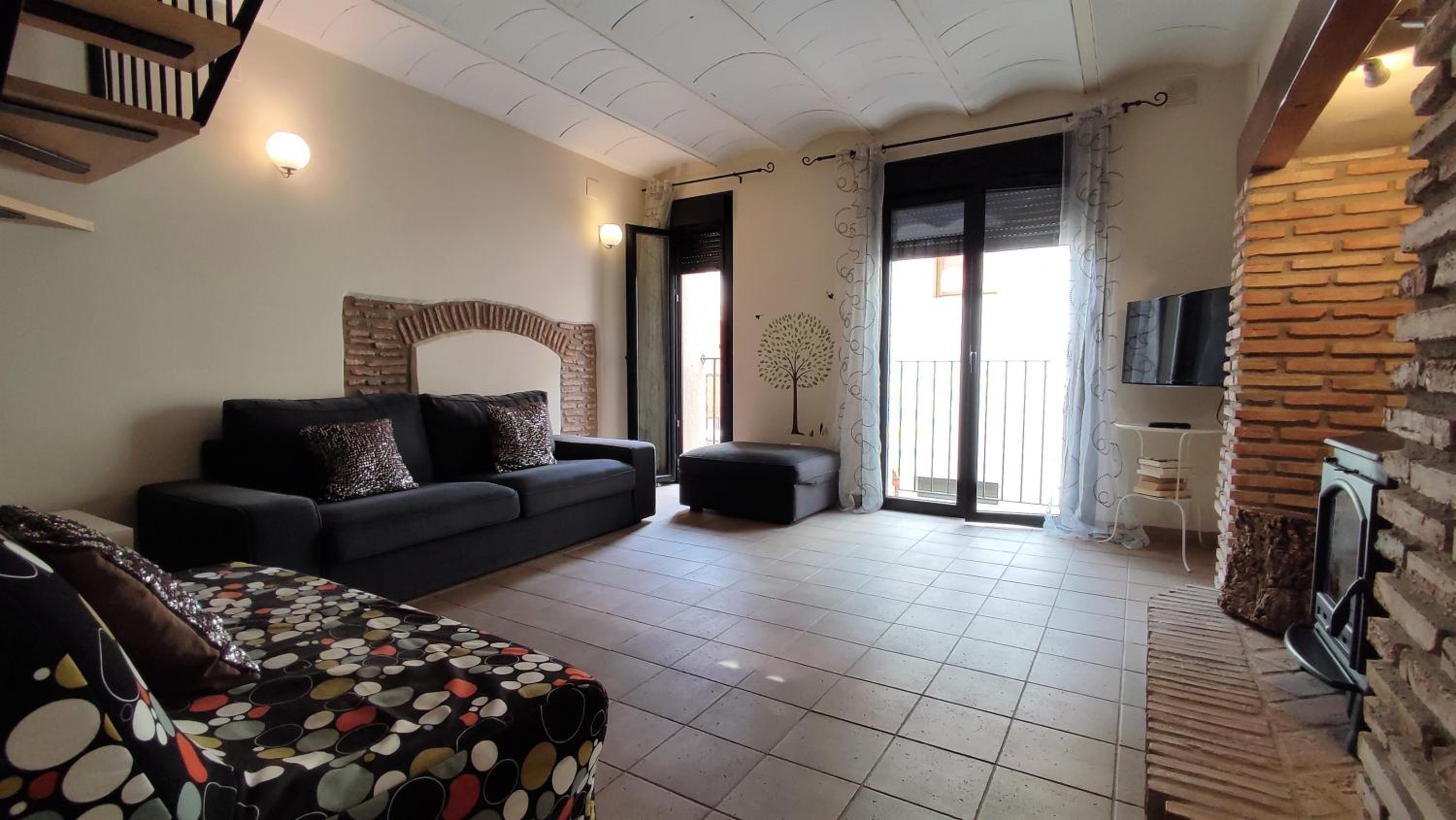 Two-Bedroom Apartment with Balcony - Photo 19