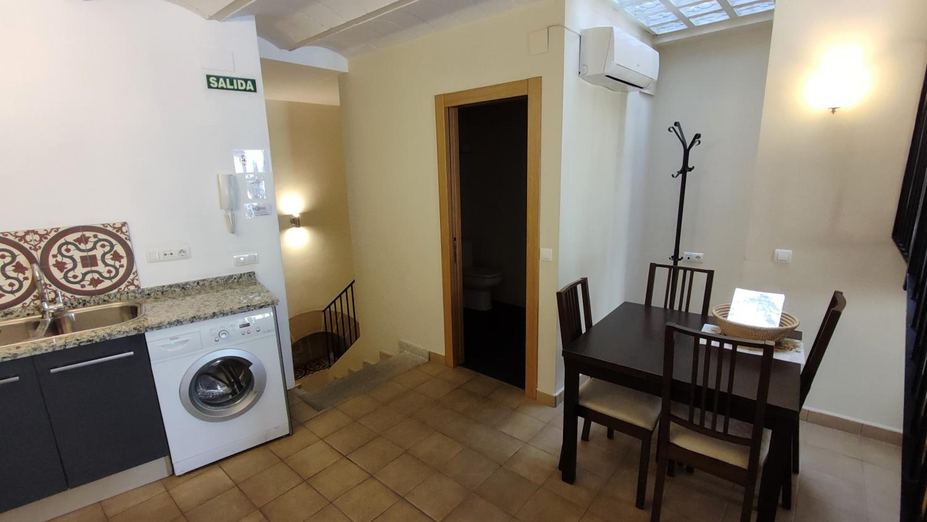 Two-Bedroom Apartment with Balcony - Photo 10