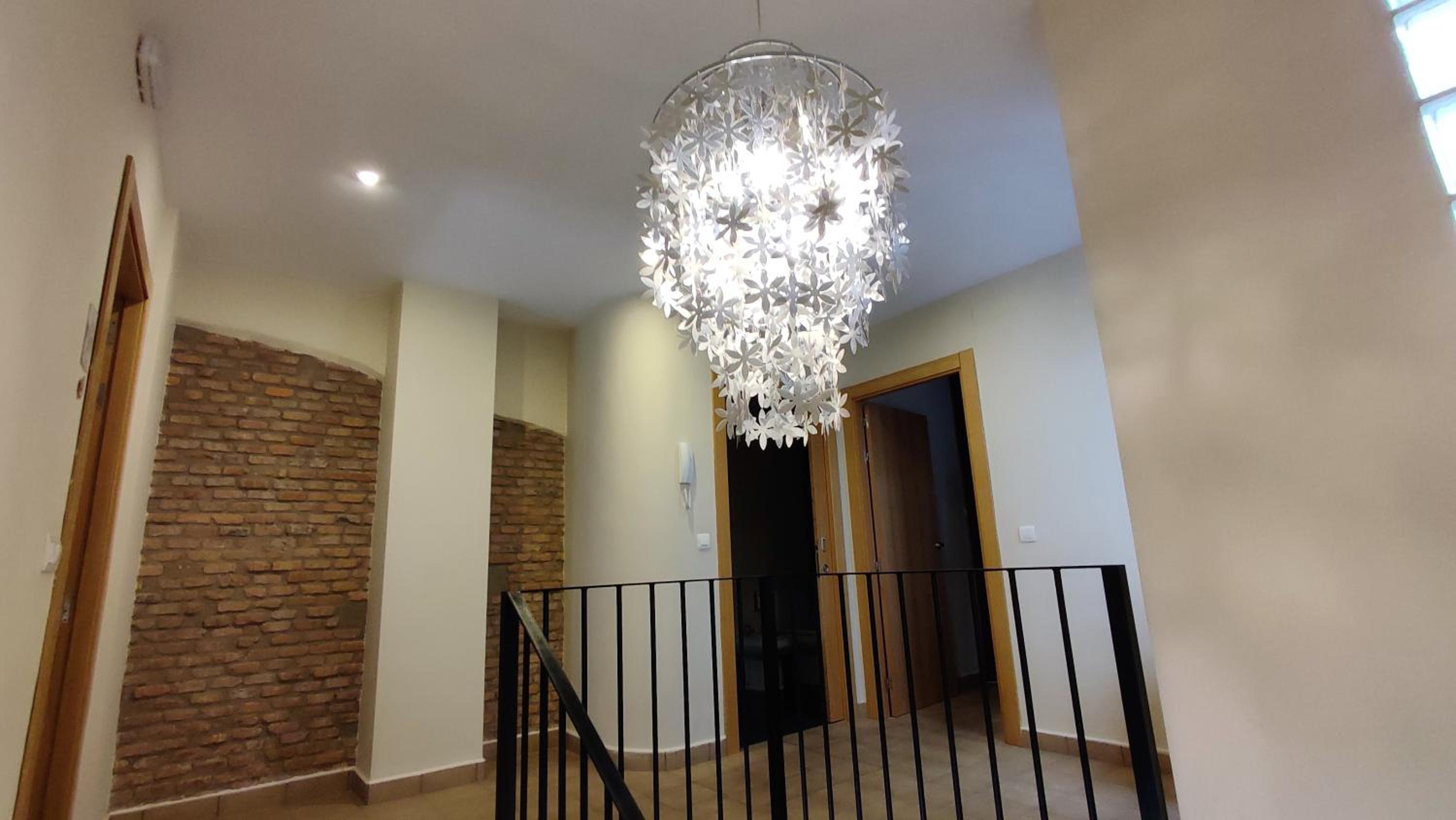Two-Bedroom Apartment with Balcony - Photo 24
