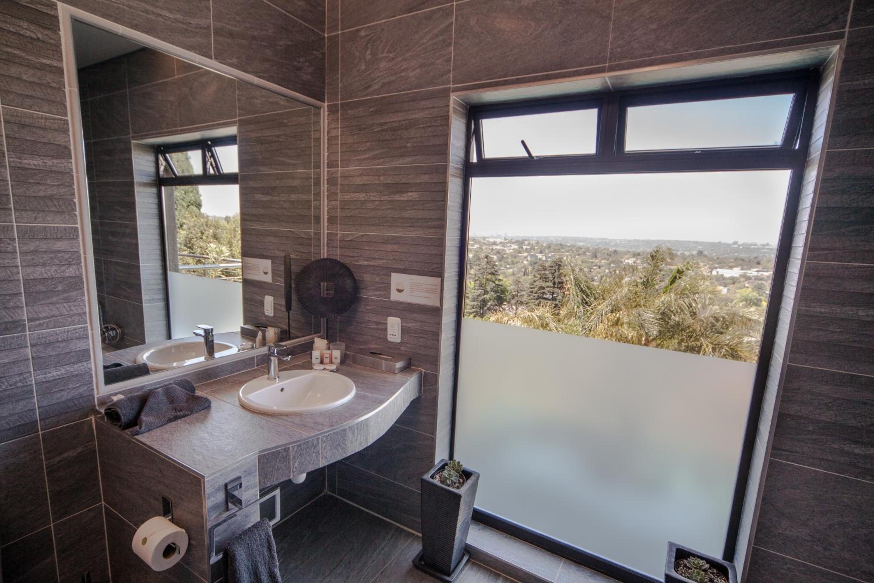 Deluxe Double or Twin Room with Balcony photo 2