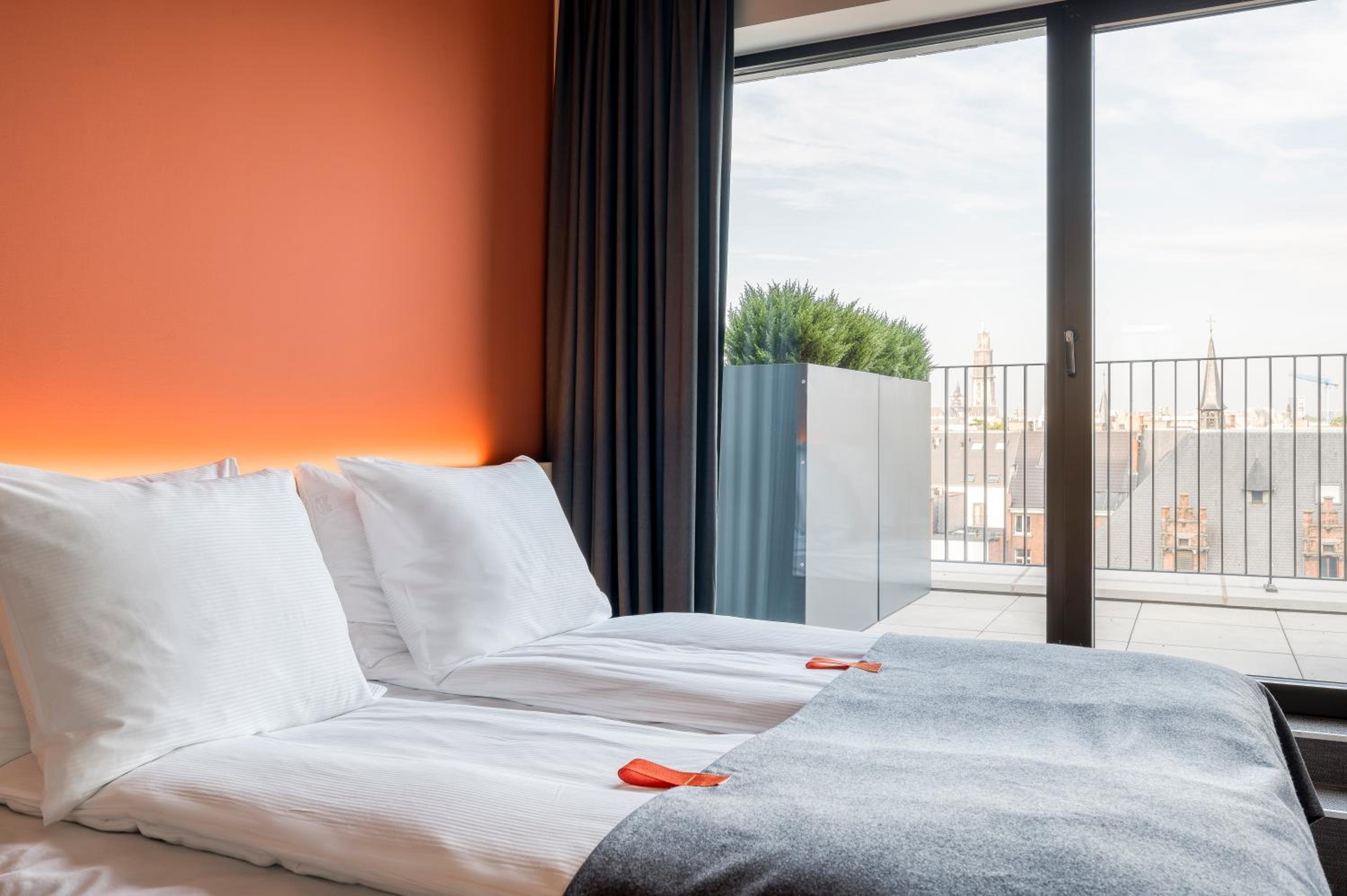 Double Room with Balcony - Photo 4