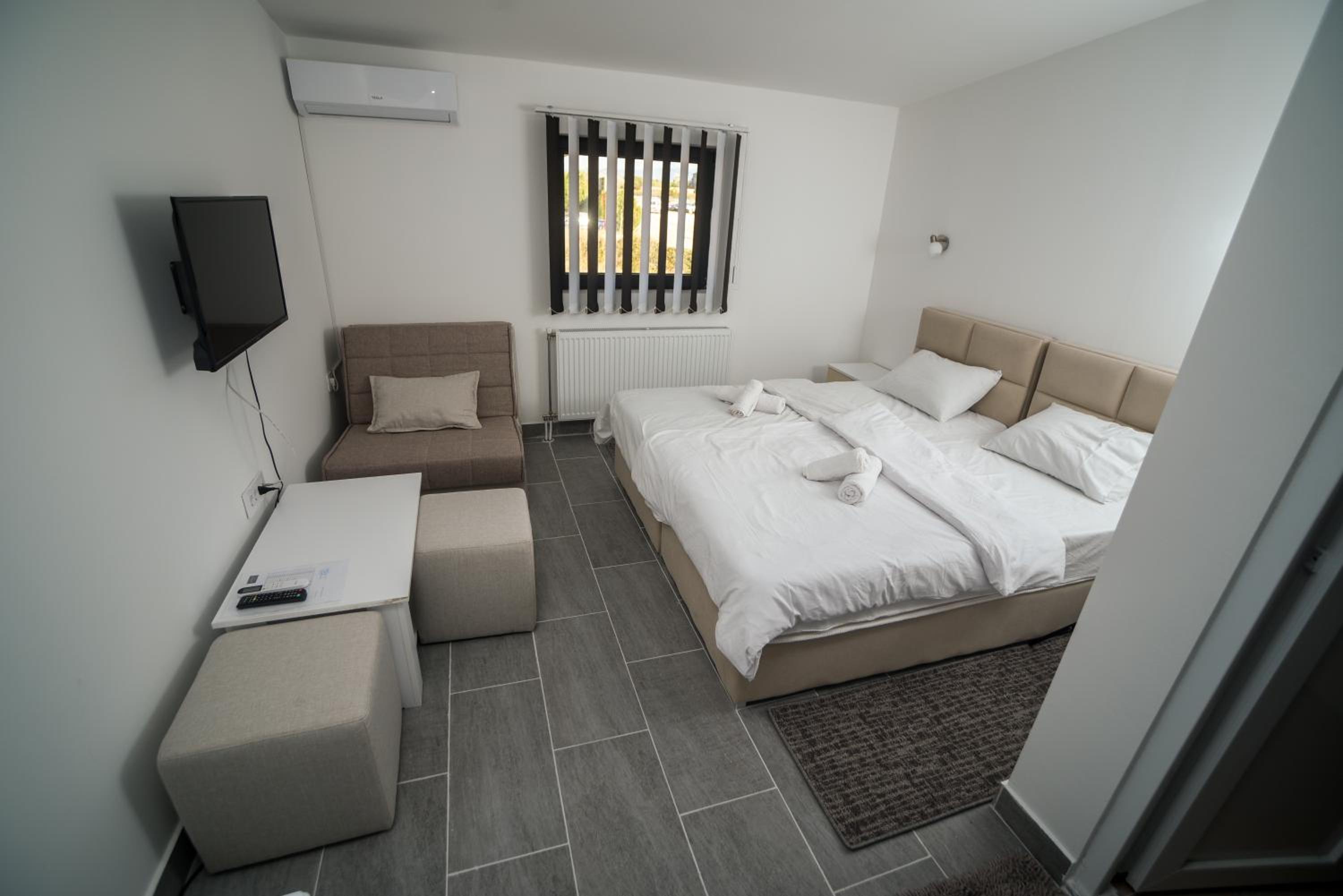 Quadruple Room with Bathroom photo 1