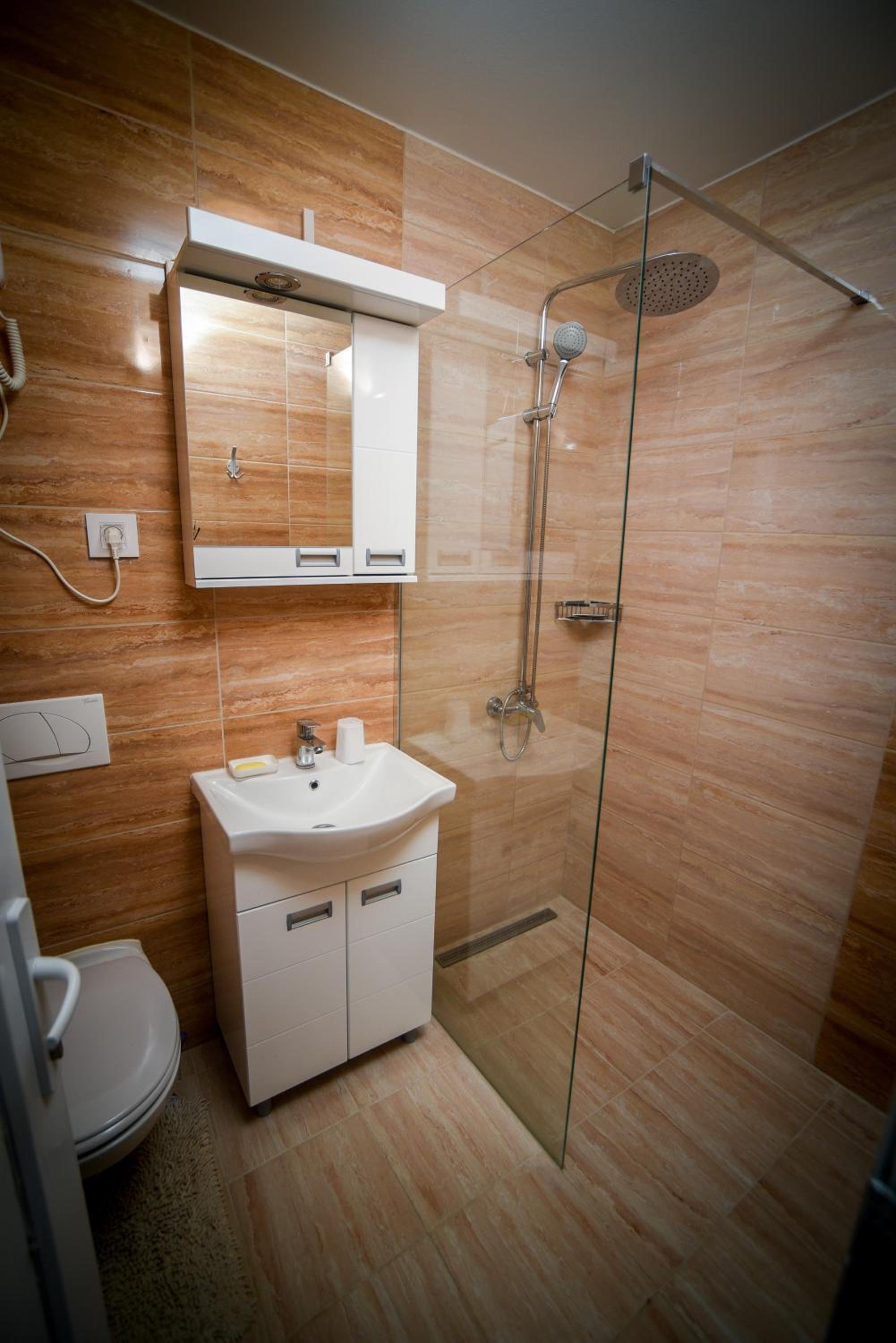 Quadruple Room with Bathroom photo 2