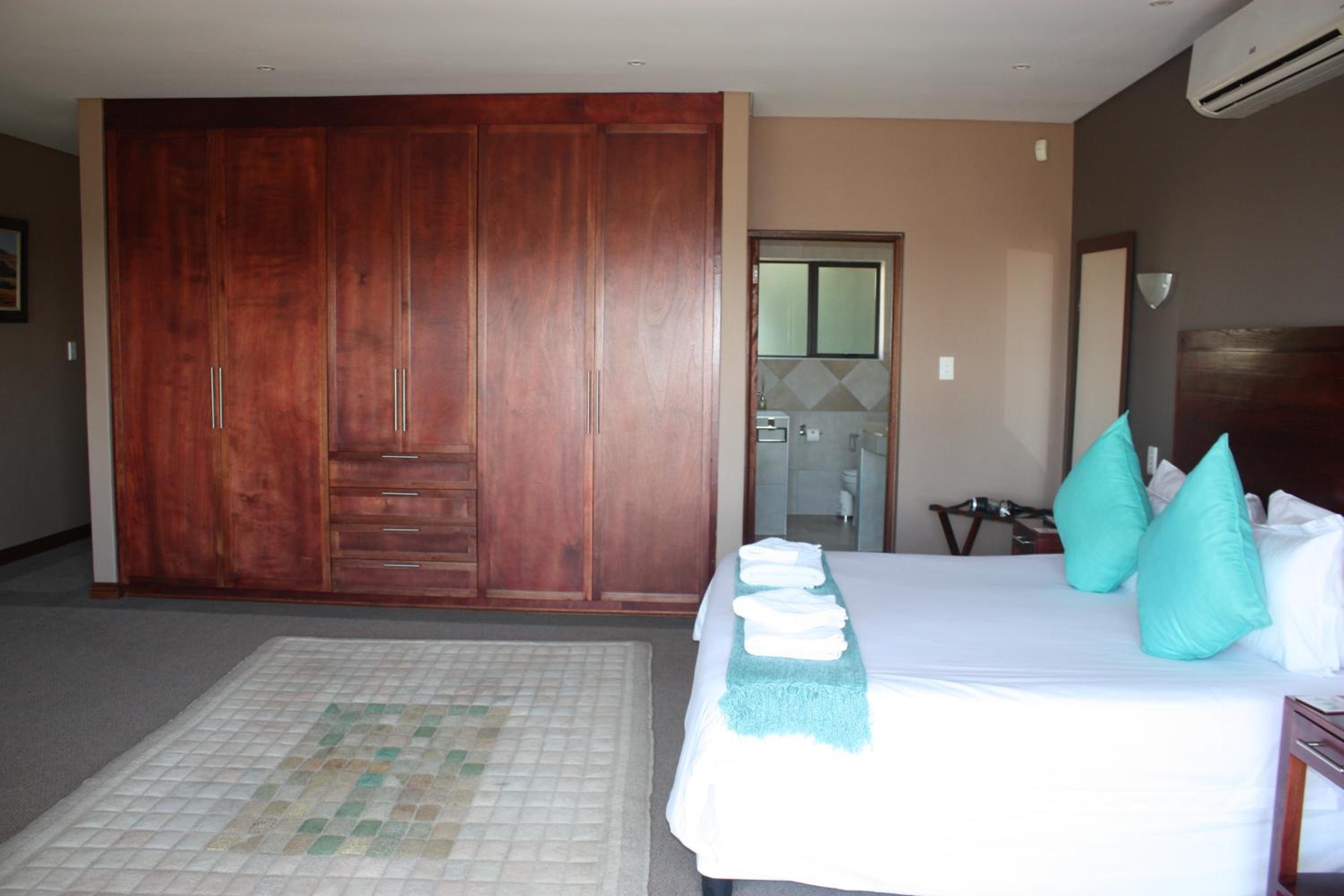 Deluxe Double or Twin Room with Balcony photo 3