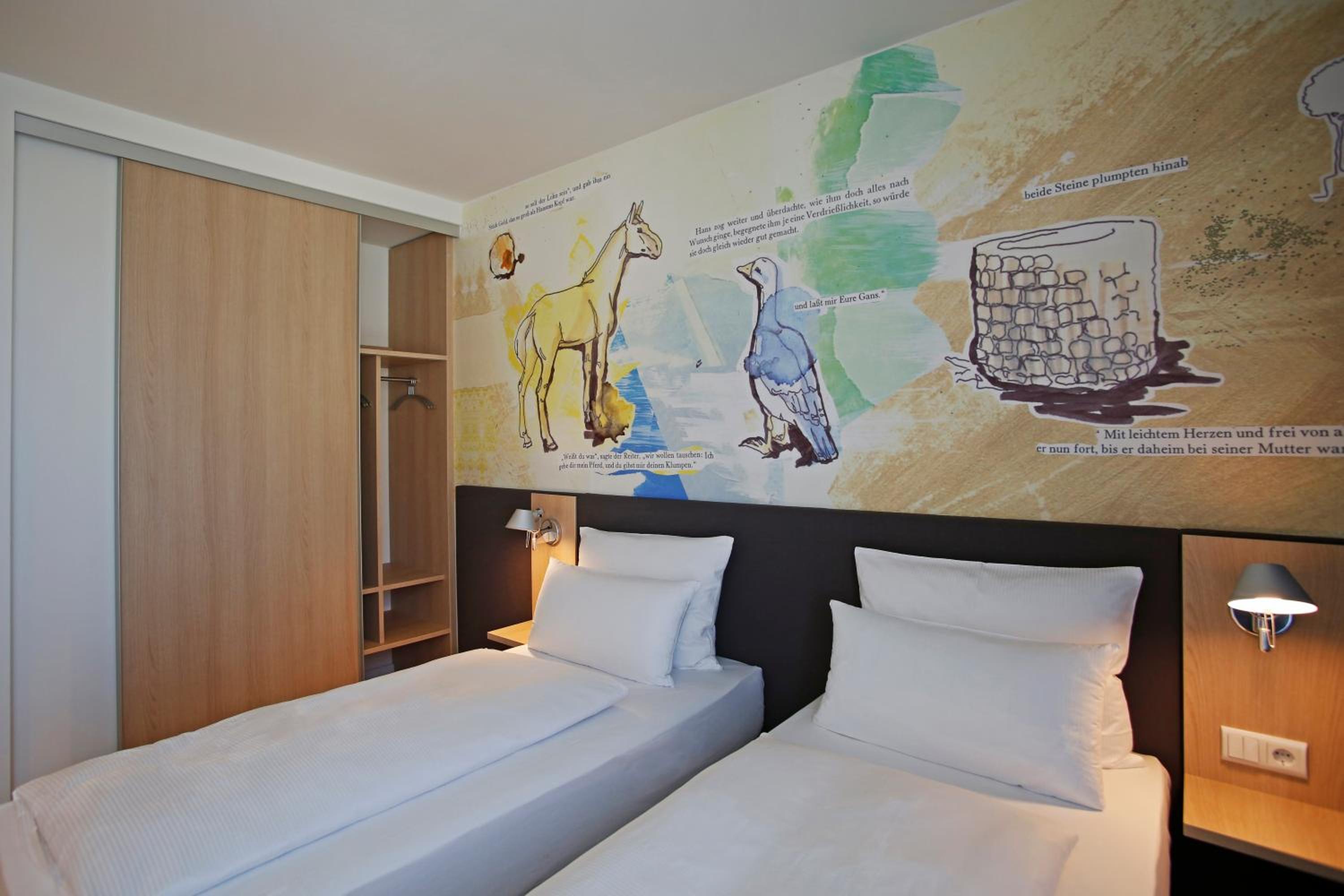 Twin Room - Photo 3