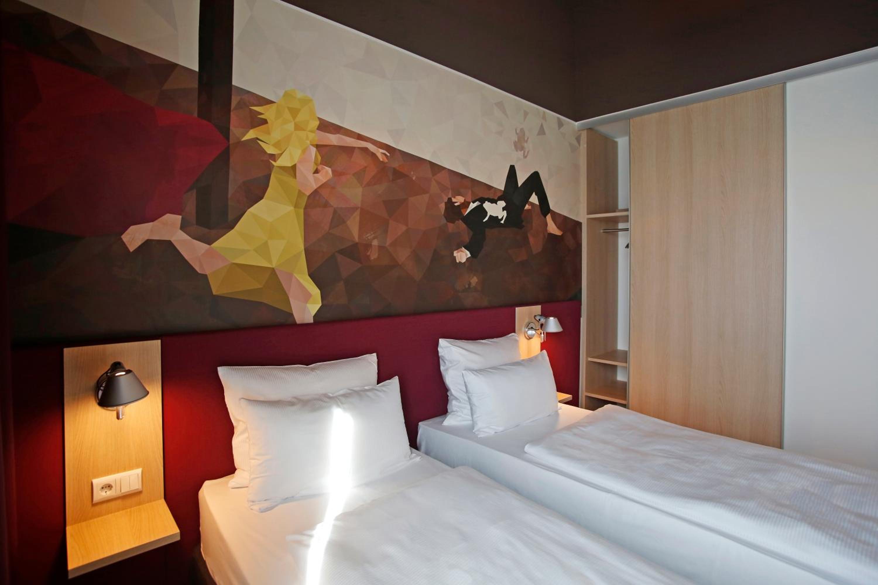 Twin Room - Photo 6
