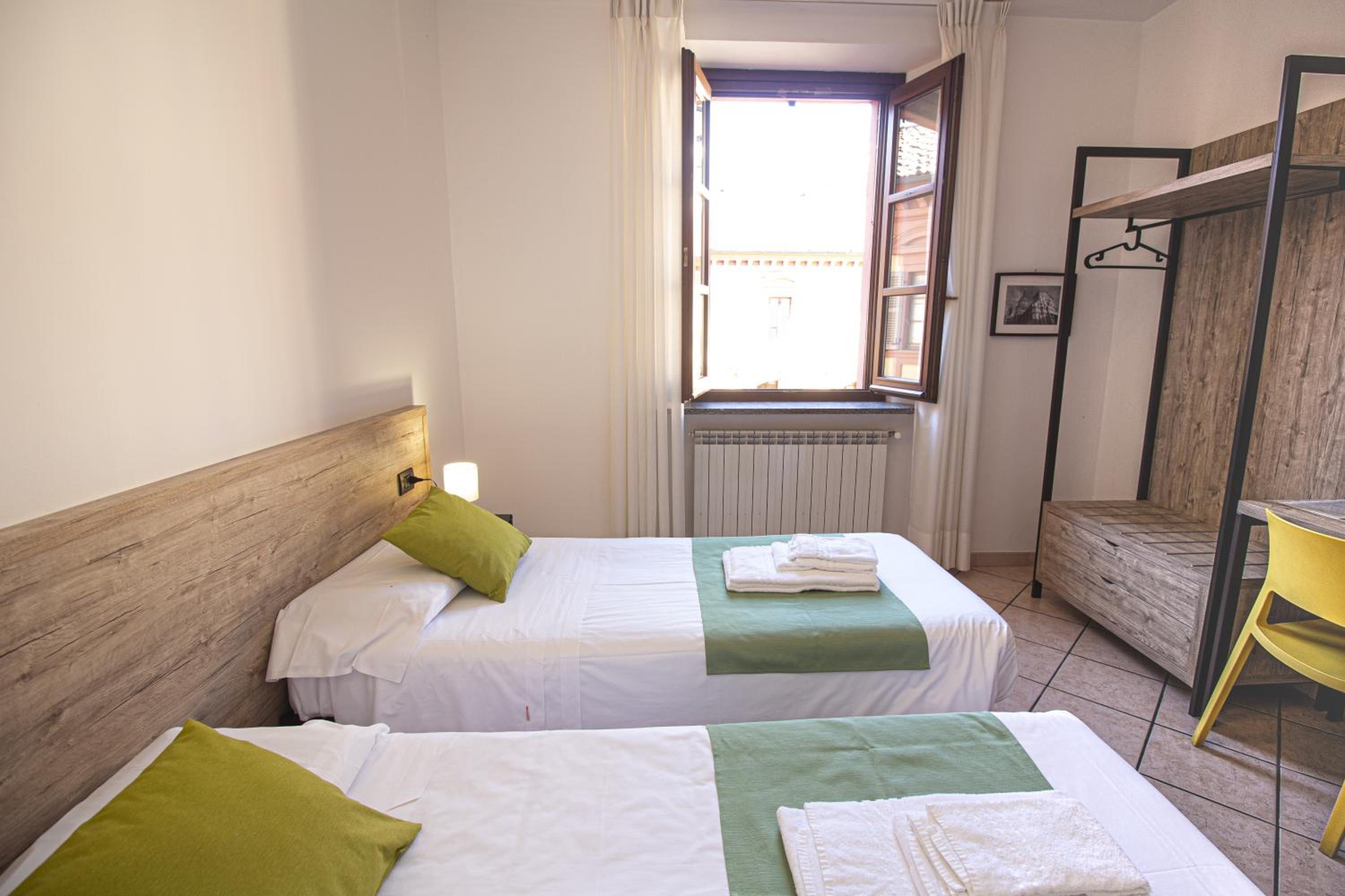 Standard Double or Twin Room - Photo 16