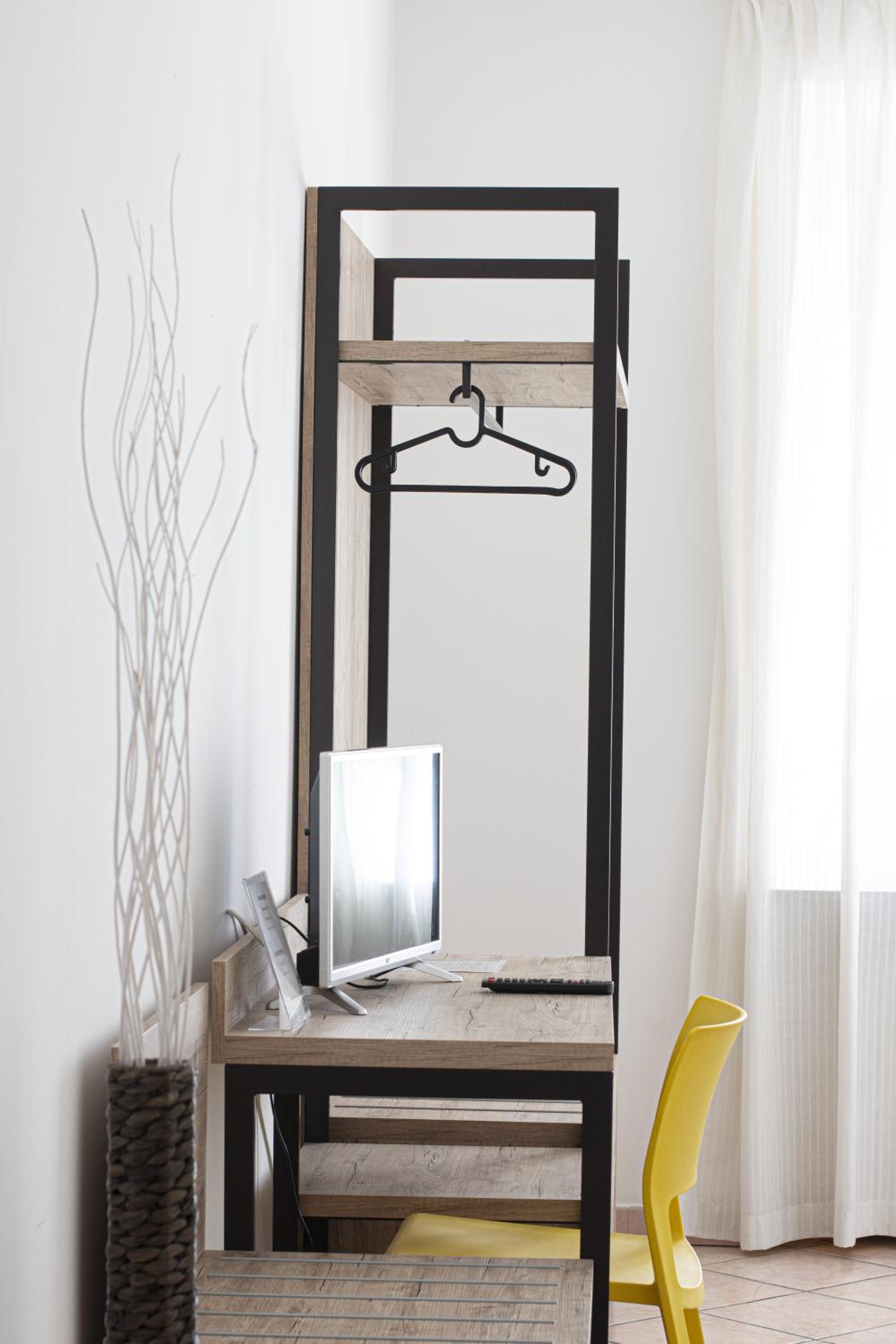Standard Double or Twin Room - Photo 15