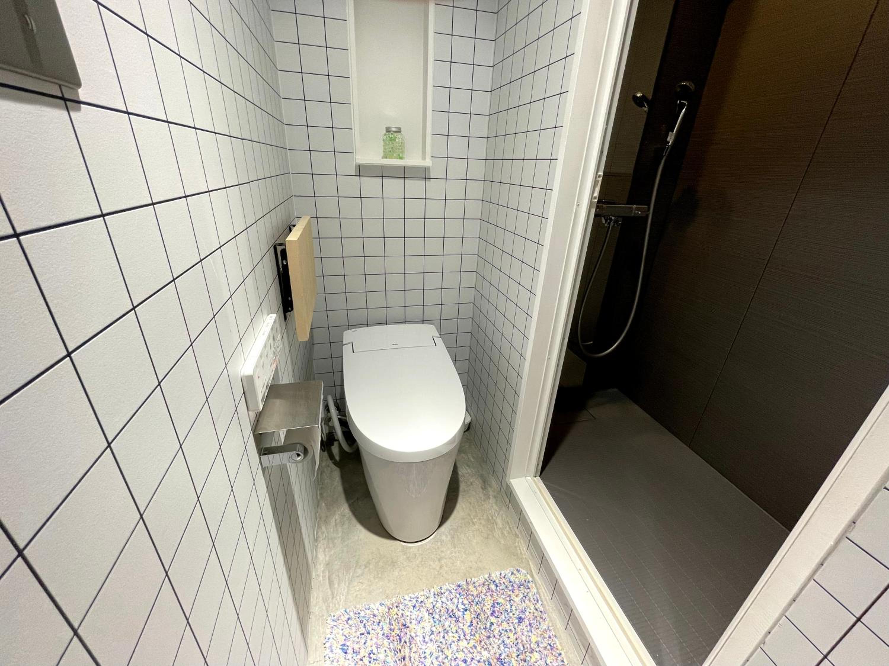 Family Room with Shower - Photo 9