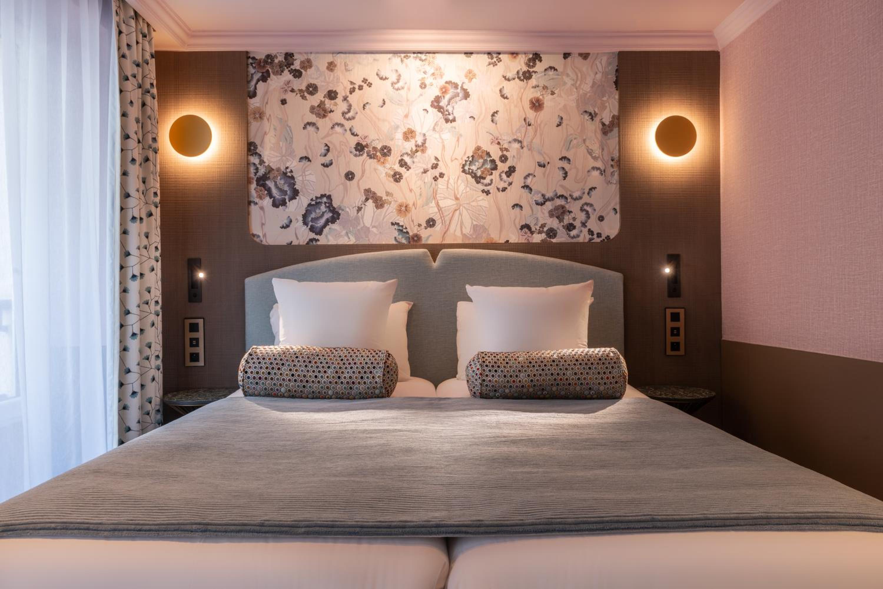 Superior Double or Twin Room thumbnail 6