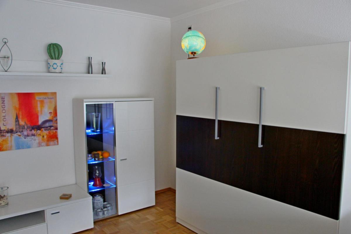 Apartment with Balcony photo 3