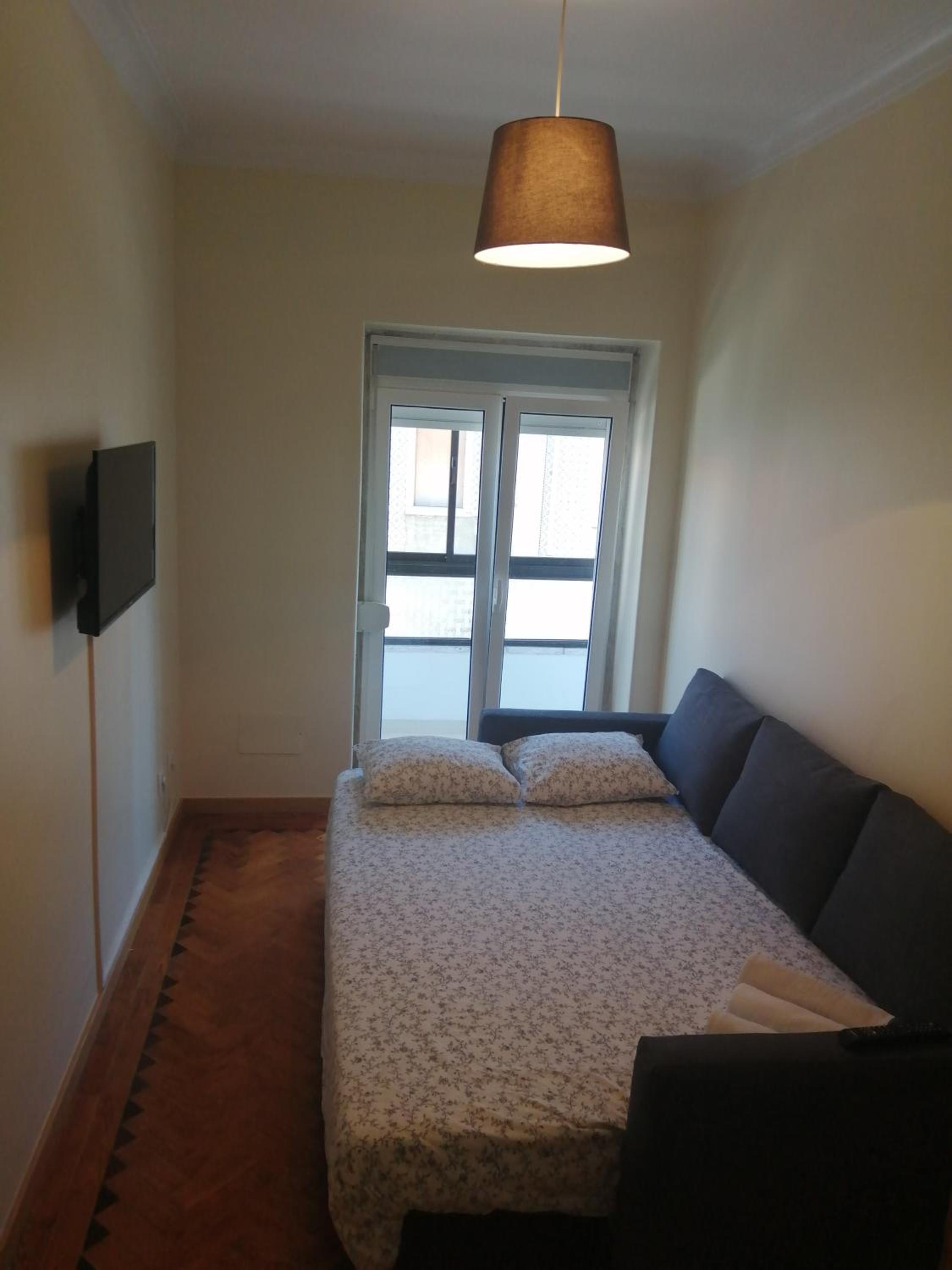 One-Bedroom Apartment with City View