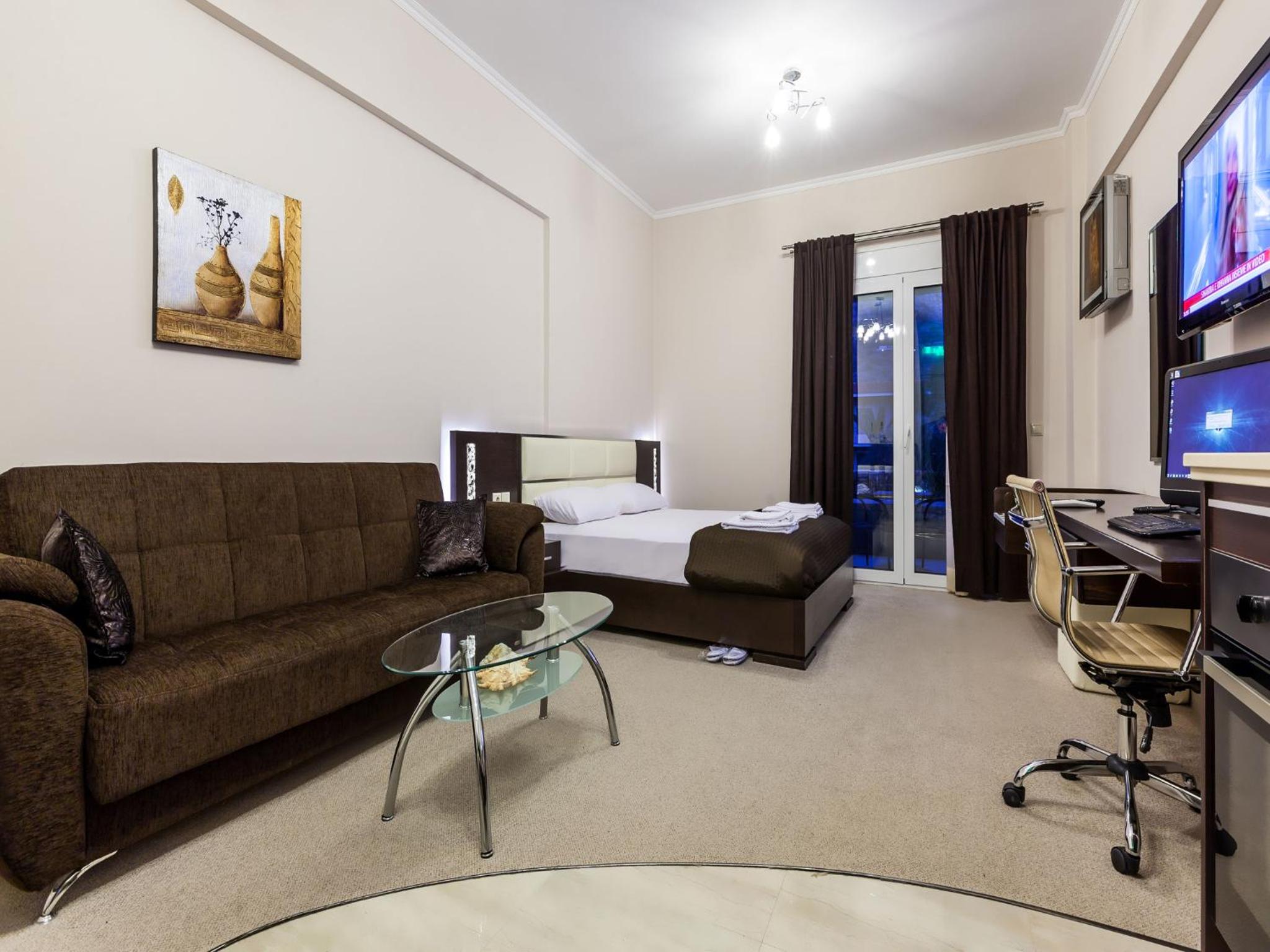 Deluxe Apartment with Hot Tub photo 3