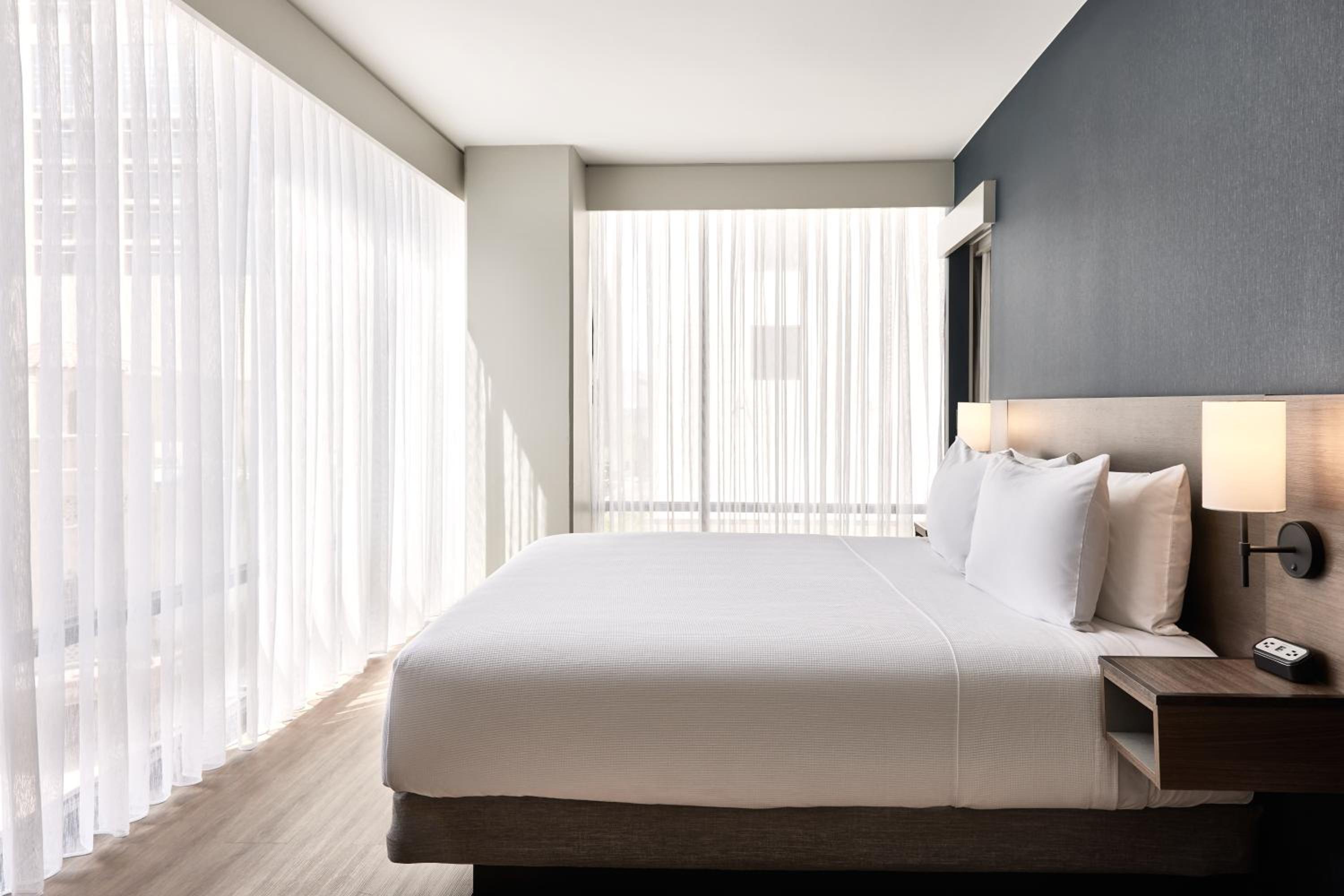 One-Bedroom King Suite with Sofa Bed - Photo 8