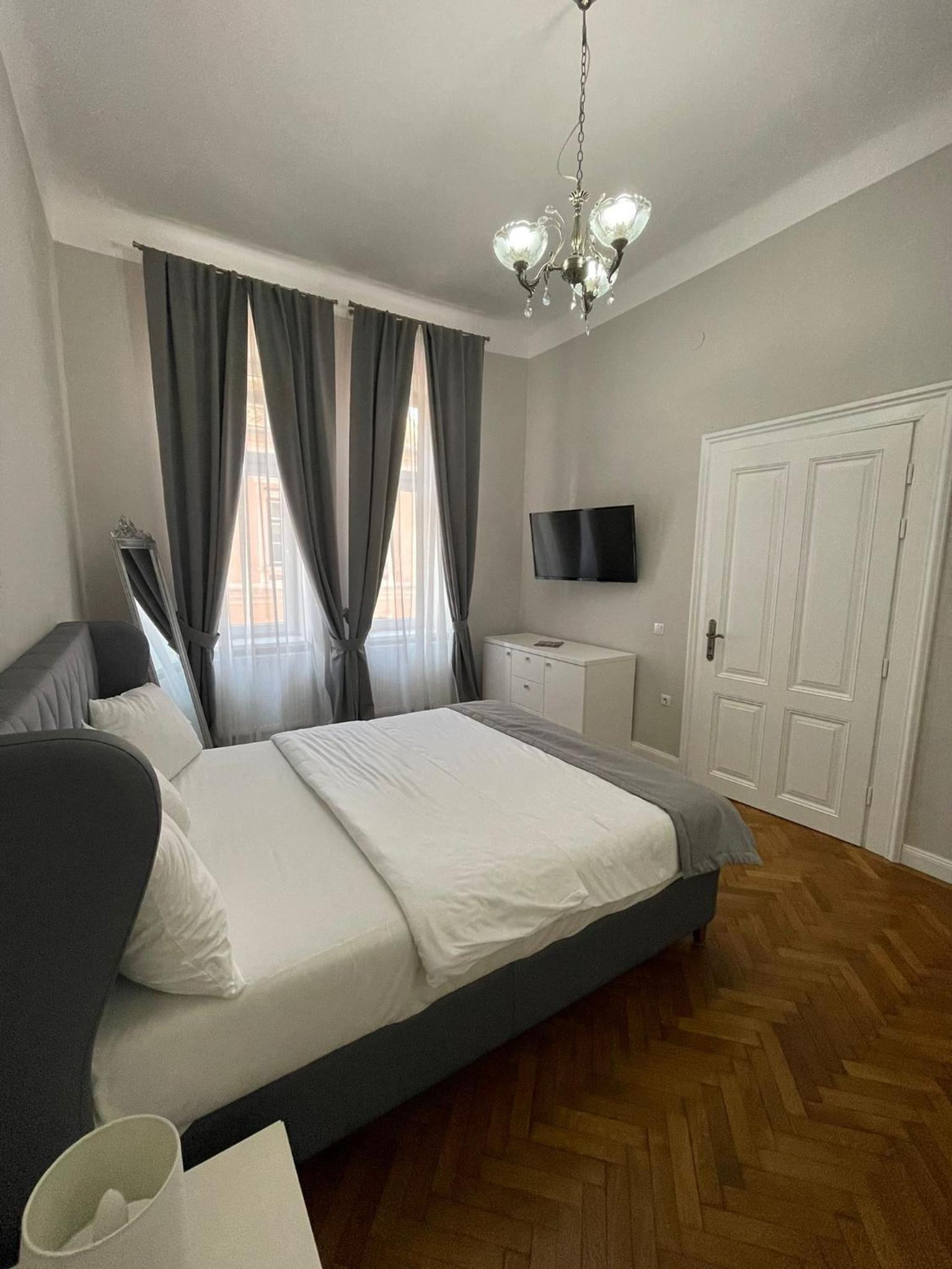Superior Apartment photo 1
