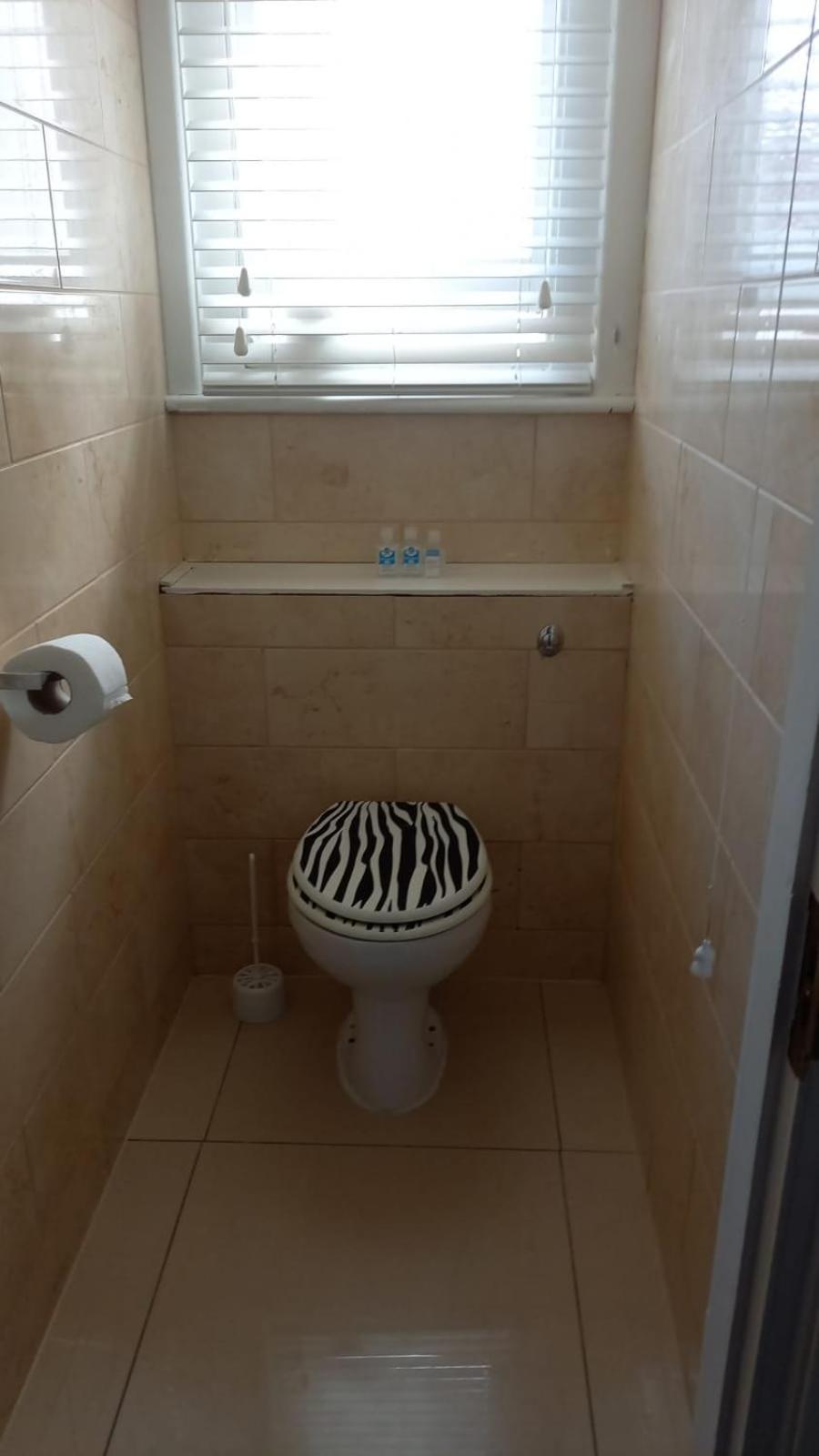 Double or Twin Room with Private Bathroom photo 2