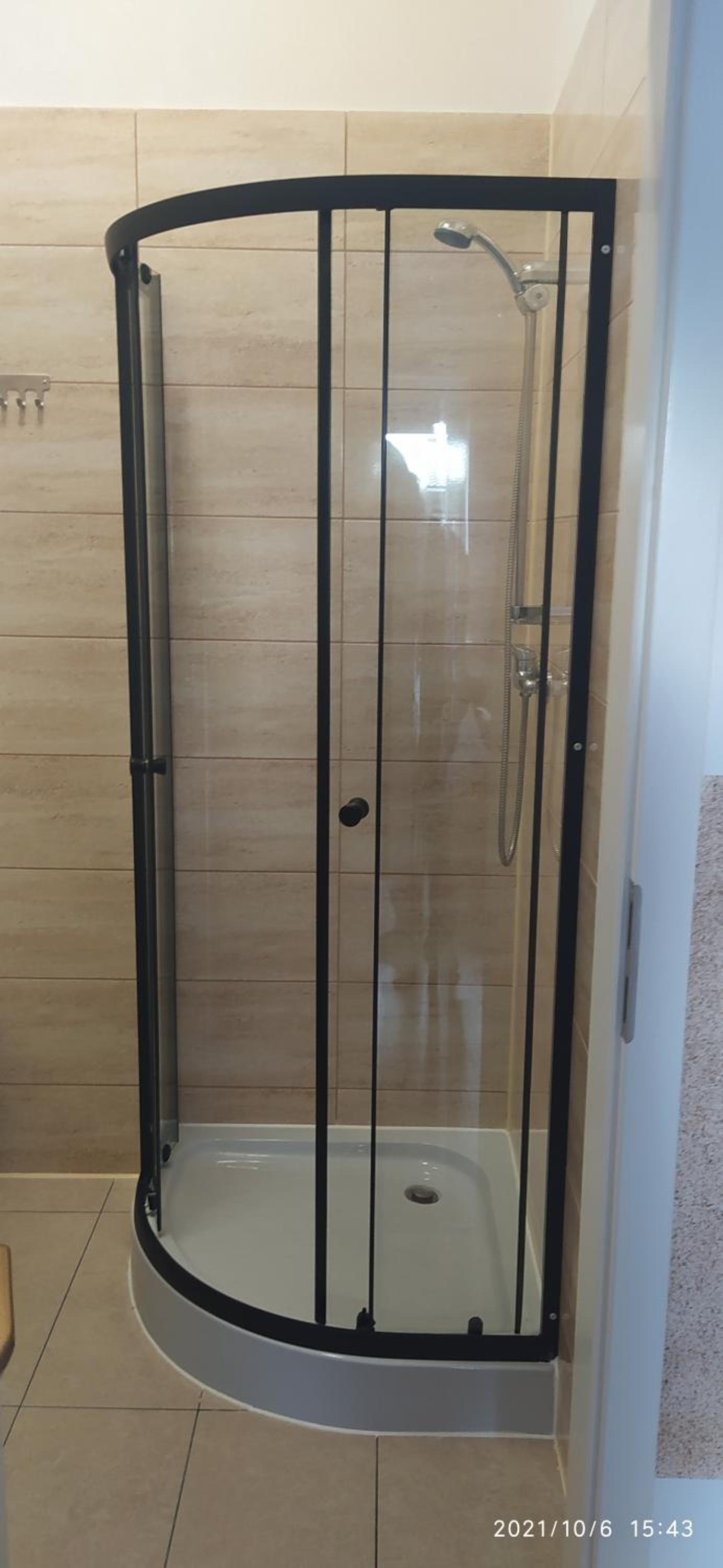 Quadruple Room with Shower - Photo 5