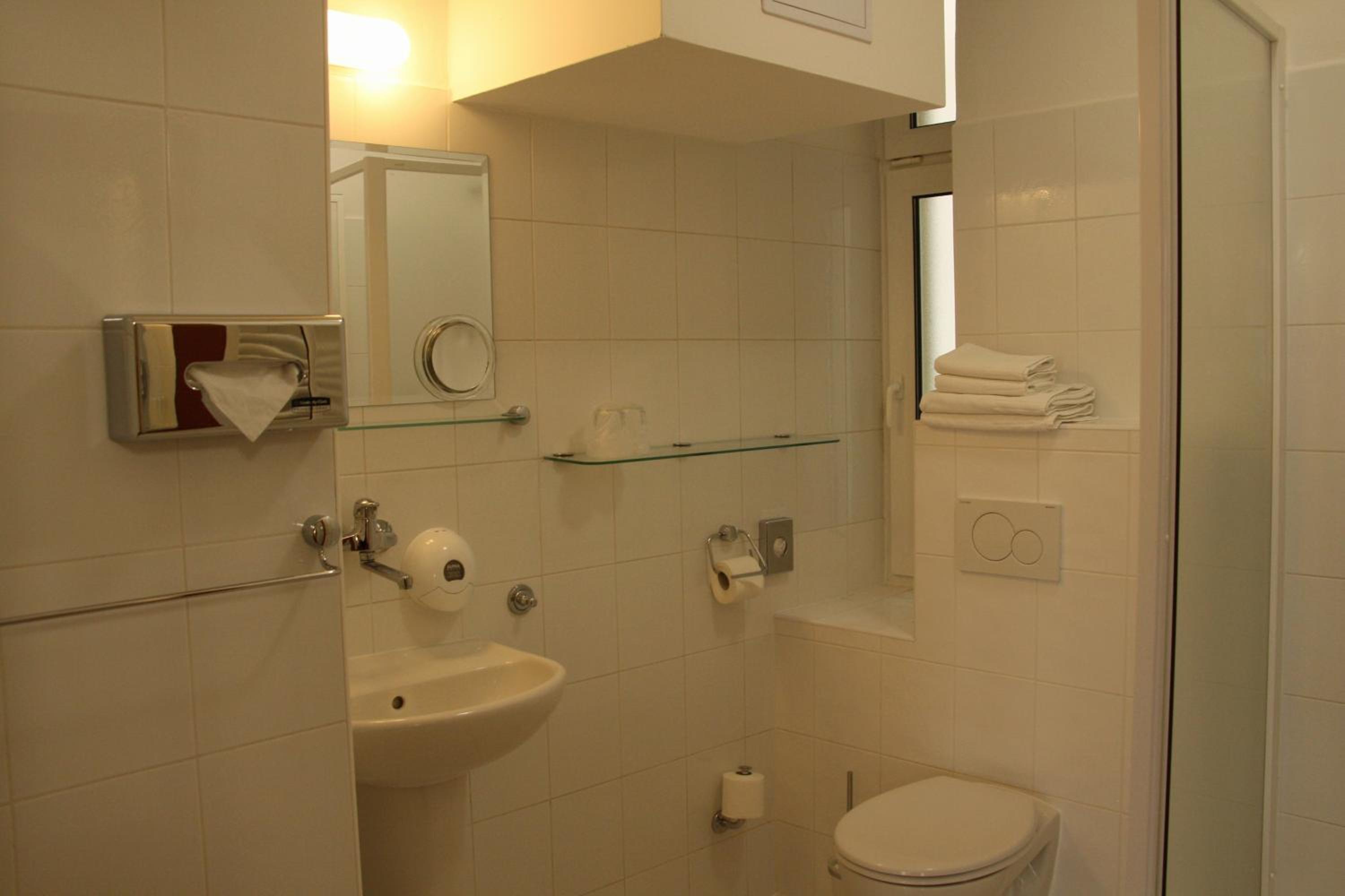 Double Room - Photo 5