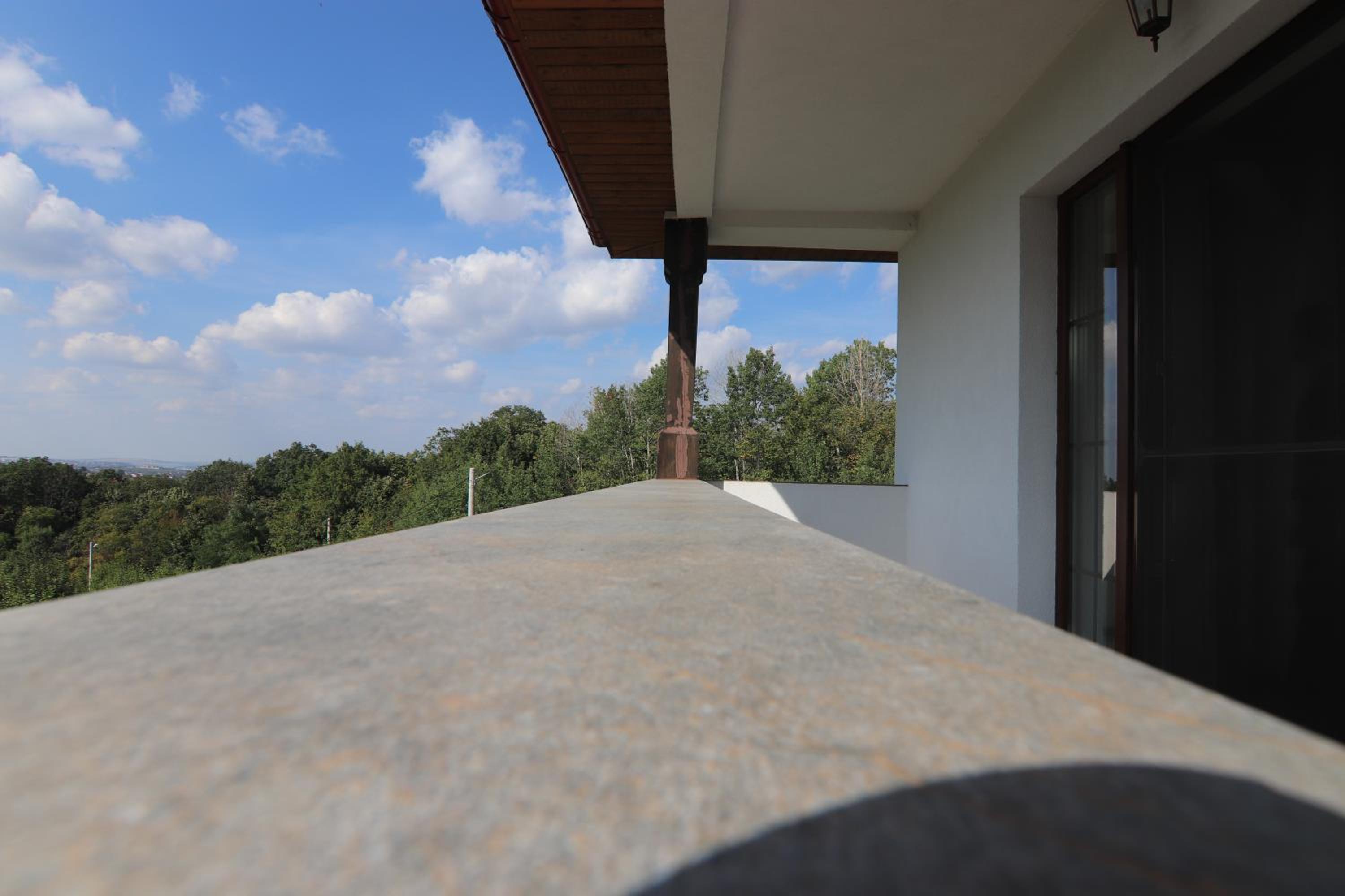 Triple Room with Balcony - Photo 30