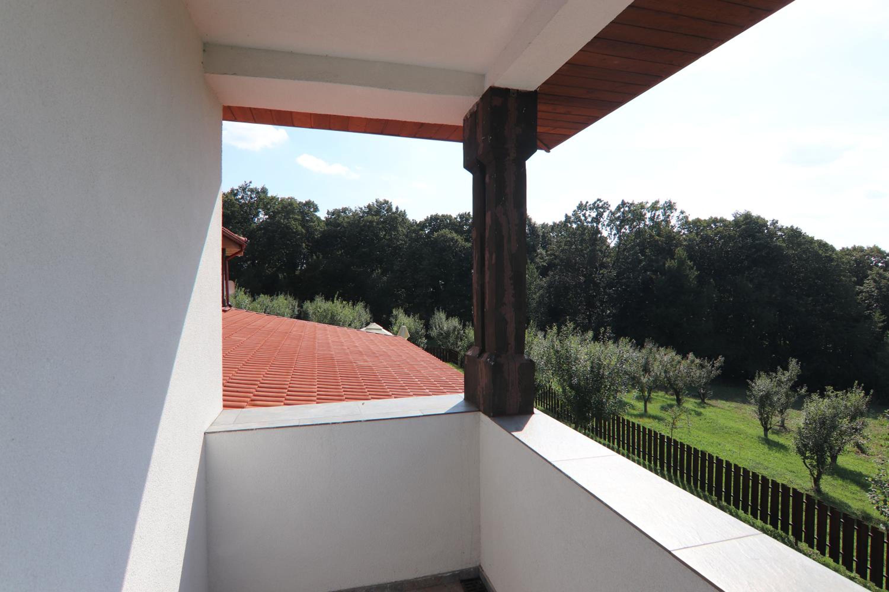Triple Room with Balcony - Photo 19