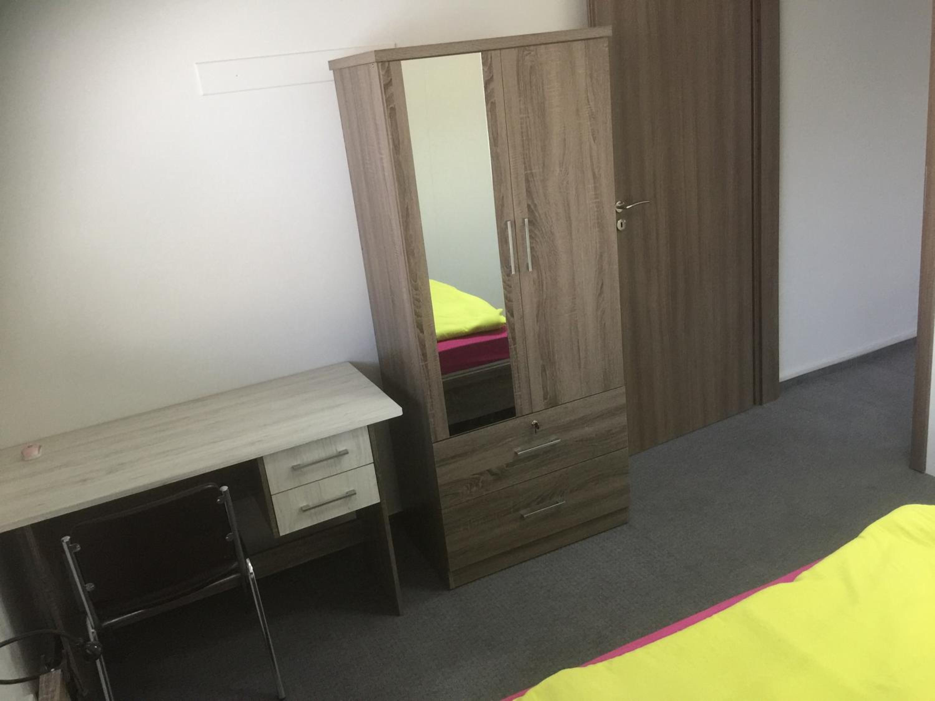 Single Room with Shared Bathroom photo 3