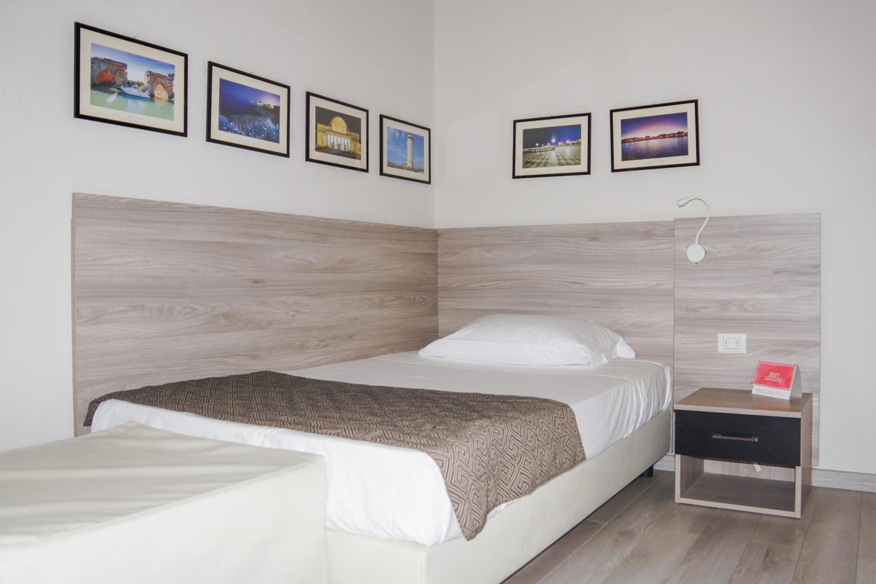 Single Room photo 2