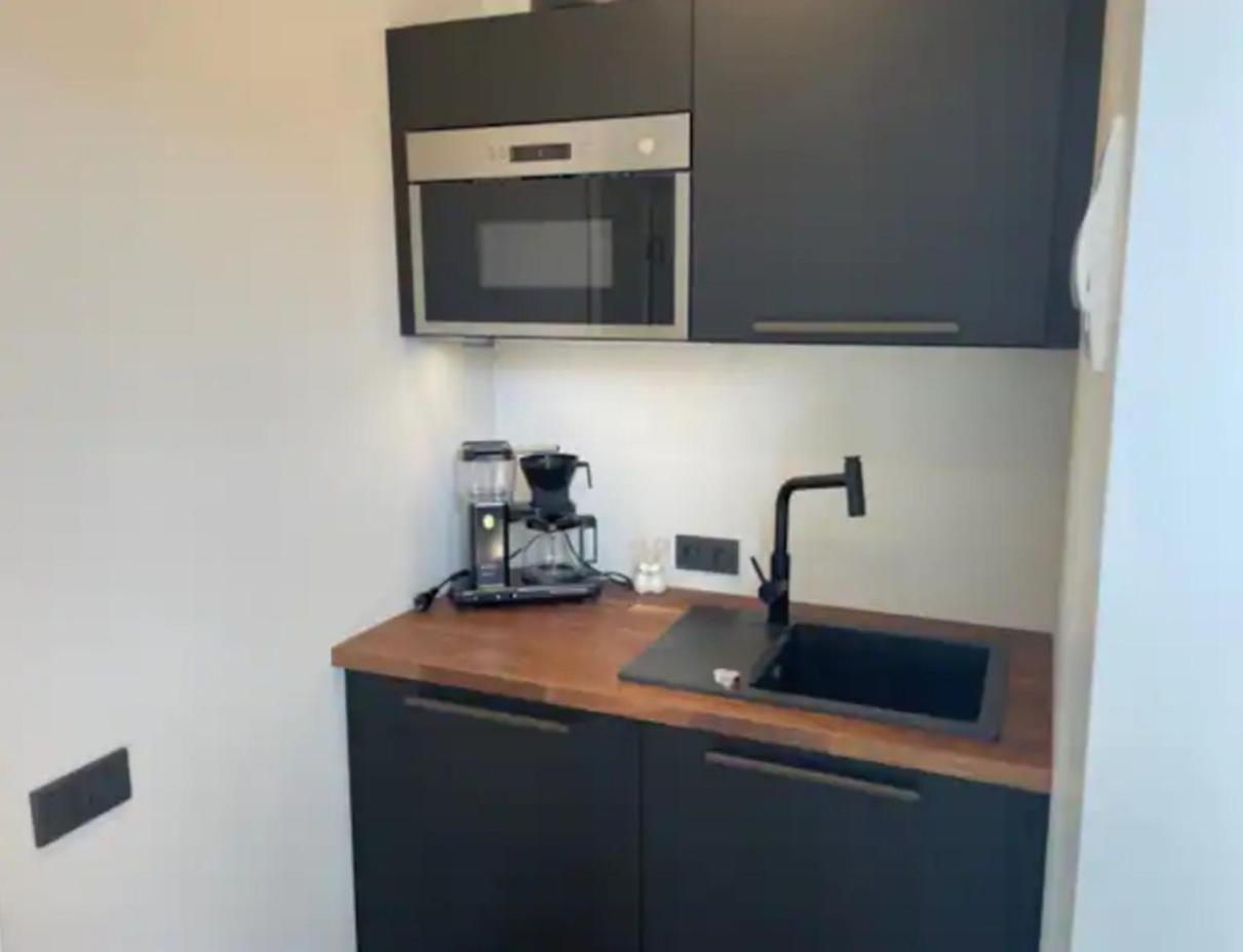 One-Bedroom Apartment - Photo 3
