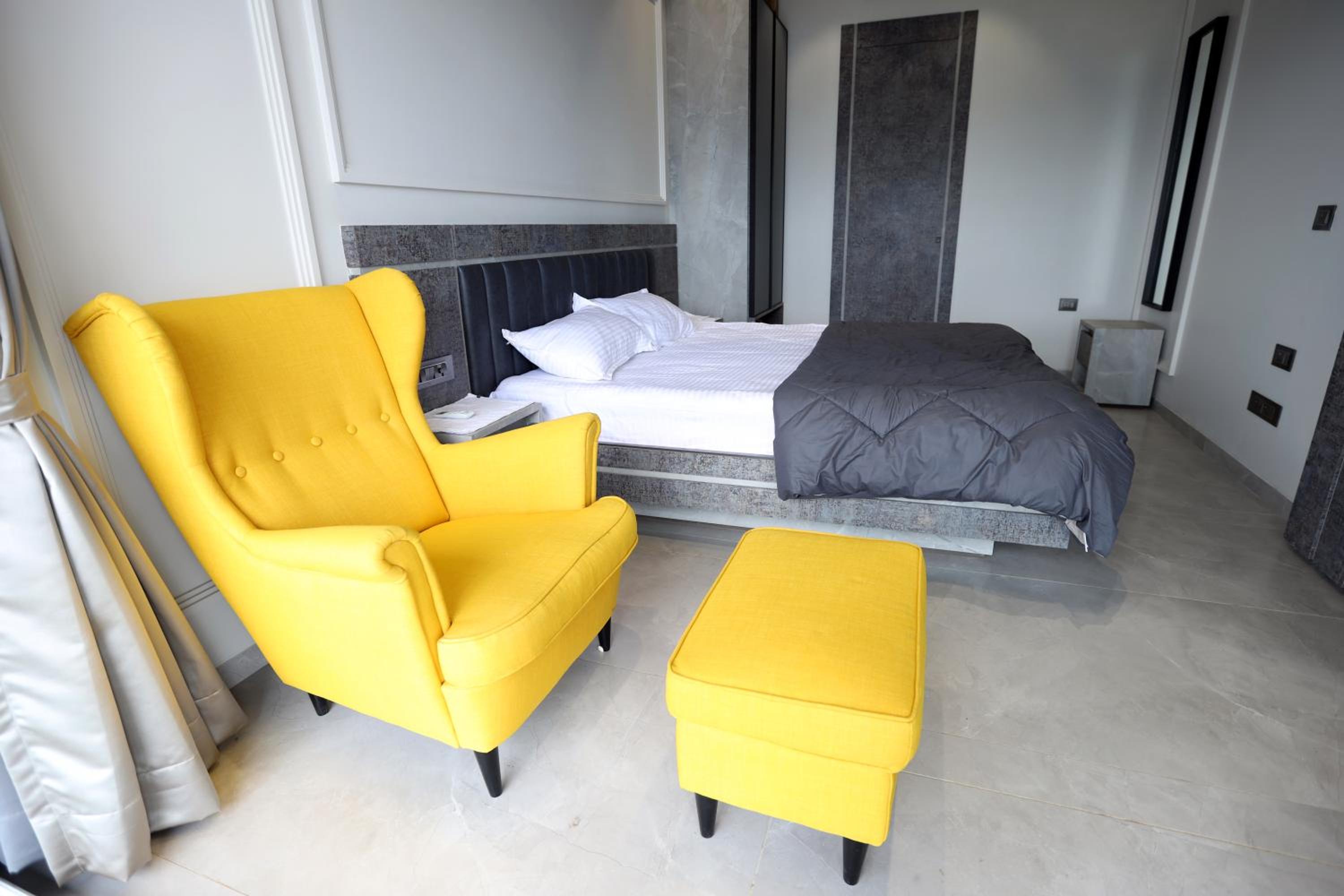 Suite with Lake View photo 2