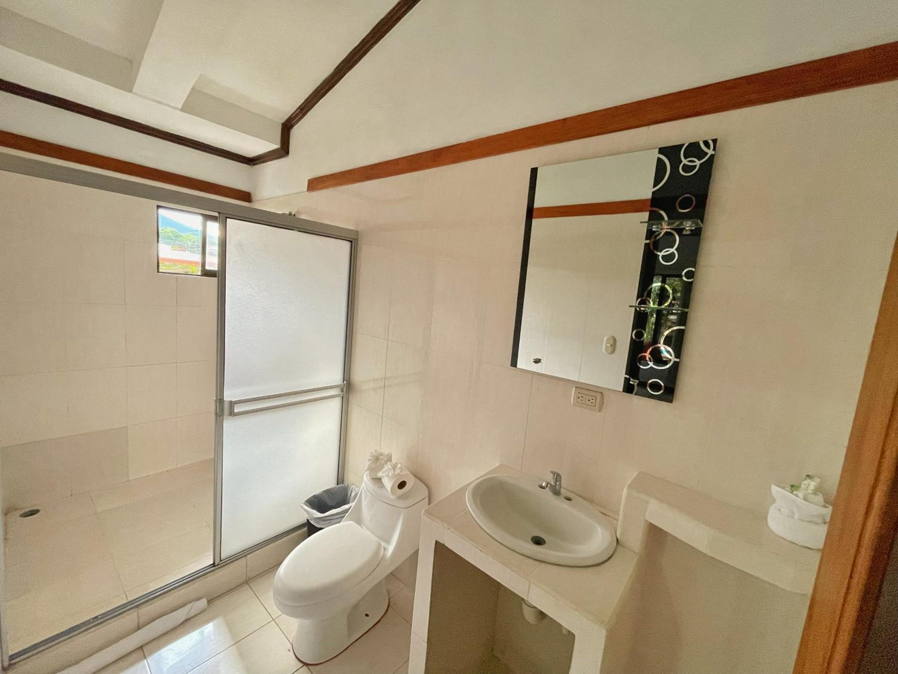 Deluxe Double Room with Two Double Beds - Photo 8