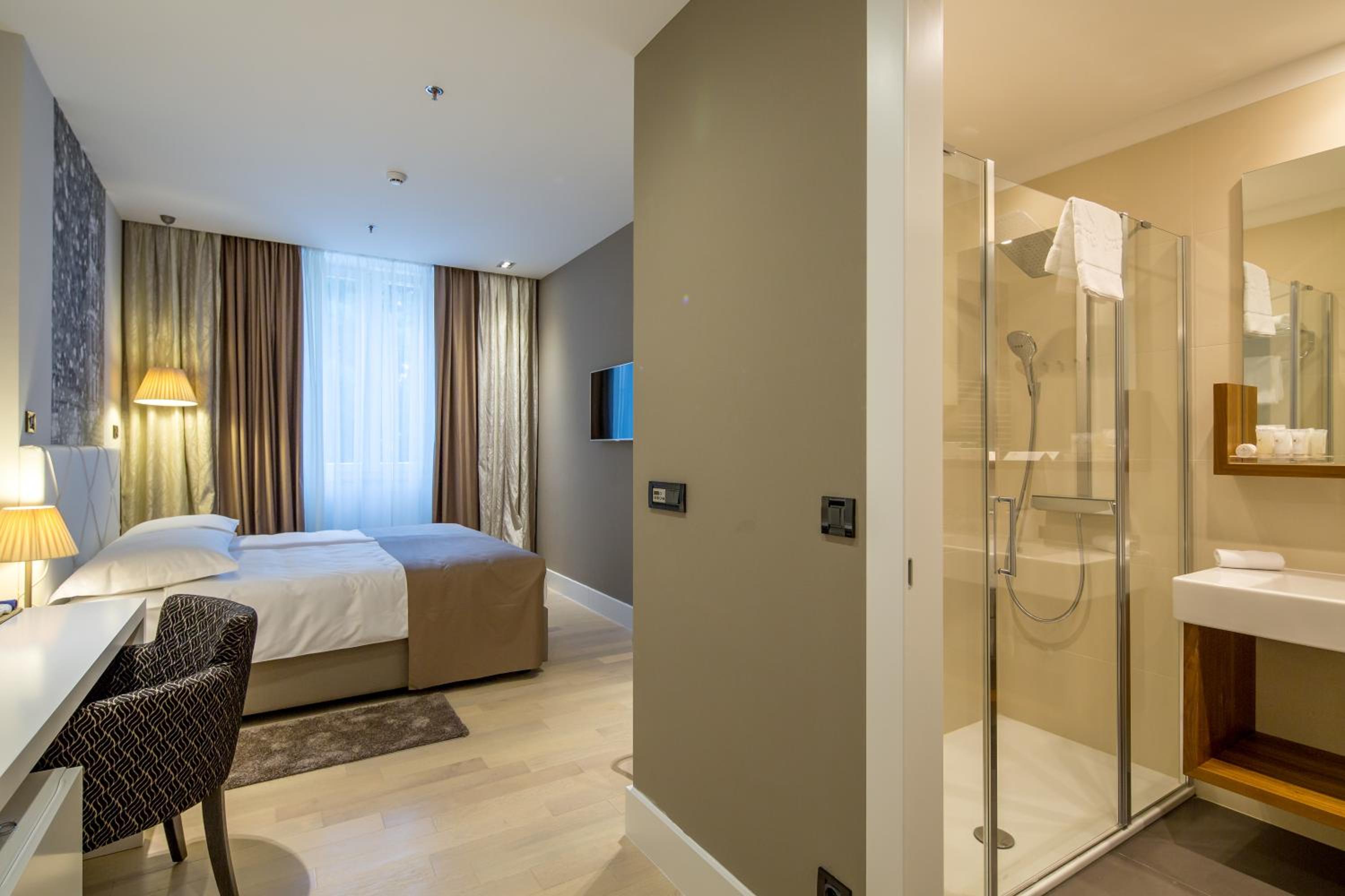 Superior Double Room with Free Spa Access photo 2