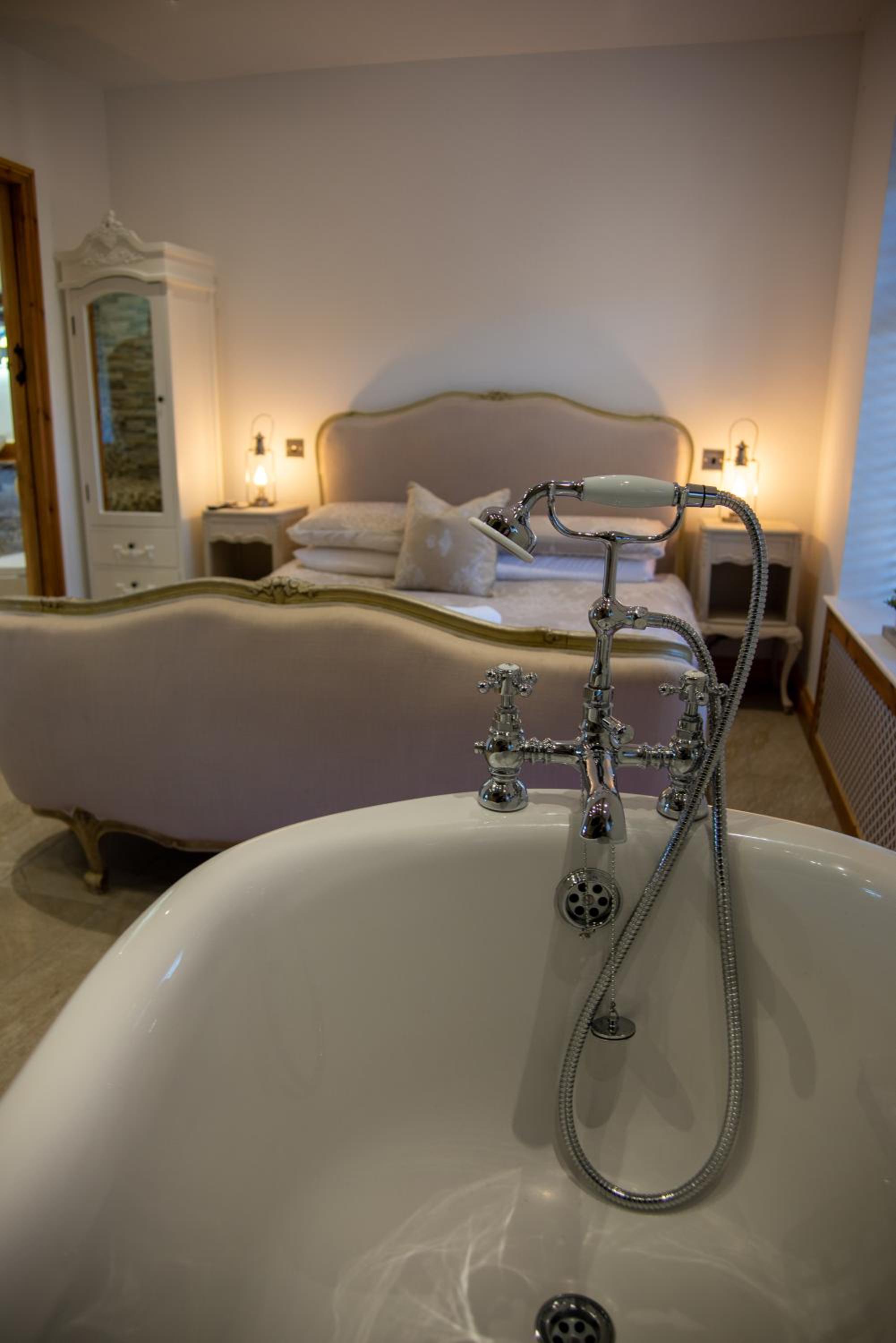 One-Bedroom House - Photo 10