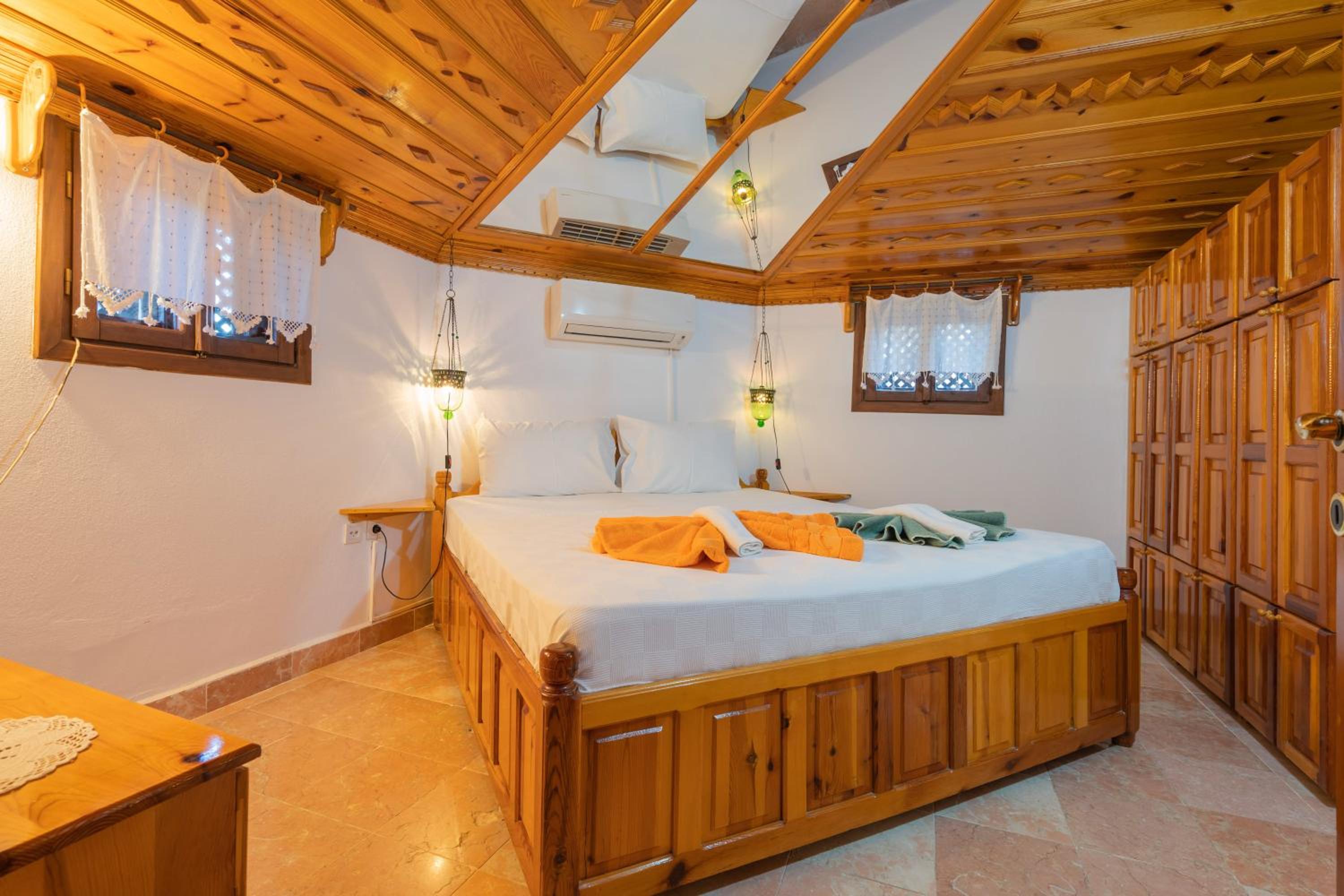 Deluxe Suite with Sea View
