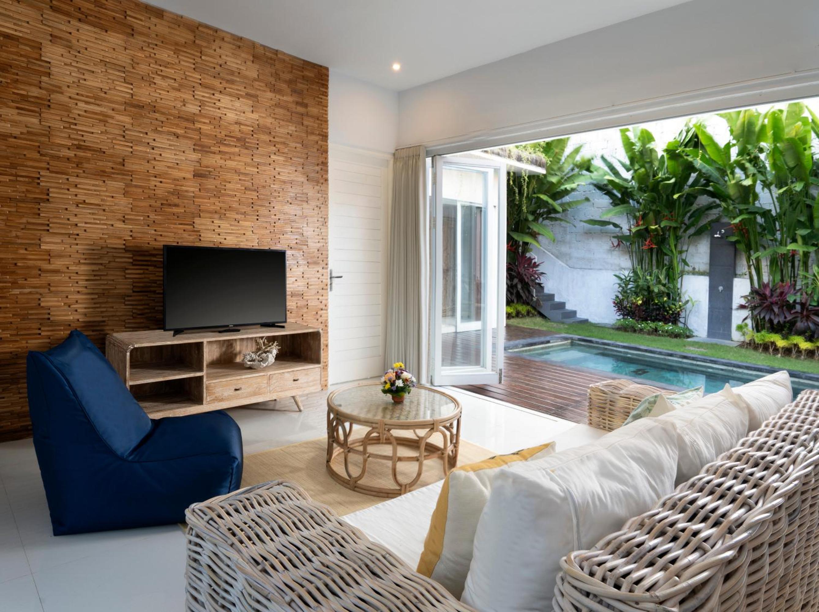 Three-Bedroom Villa photo 3