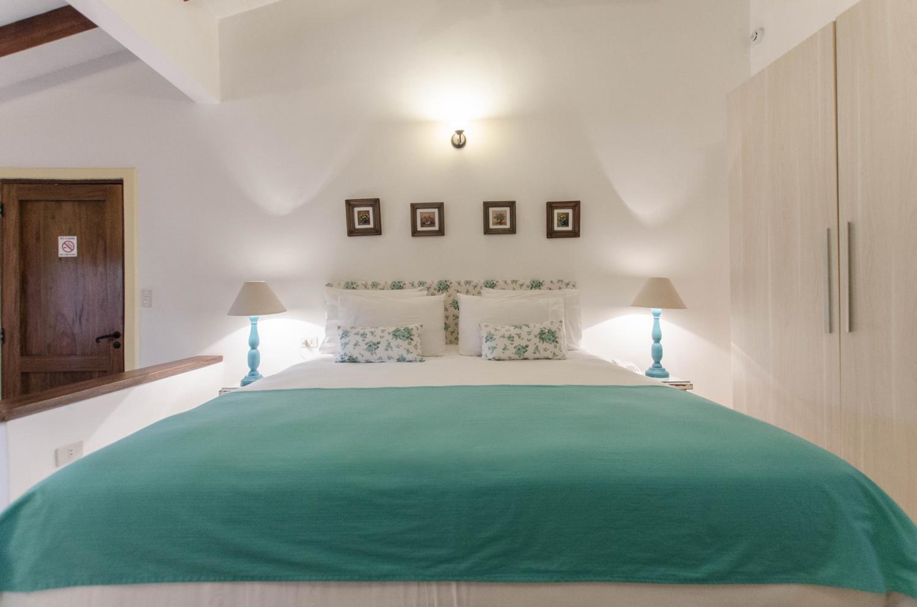 Deluxe King Suite