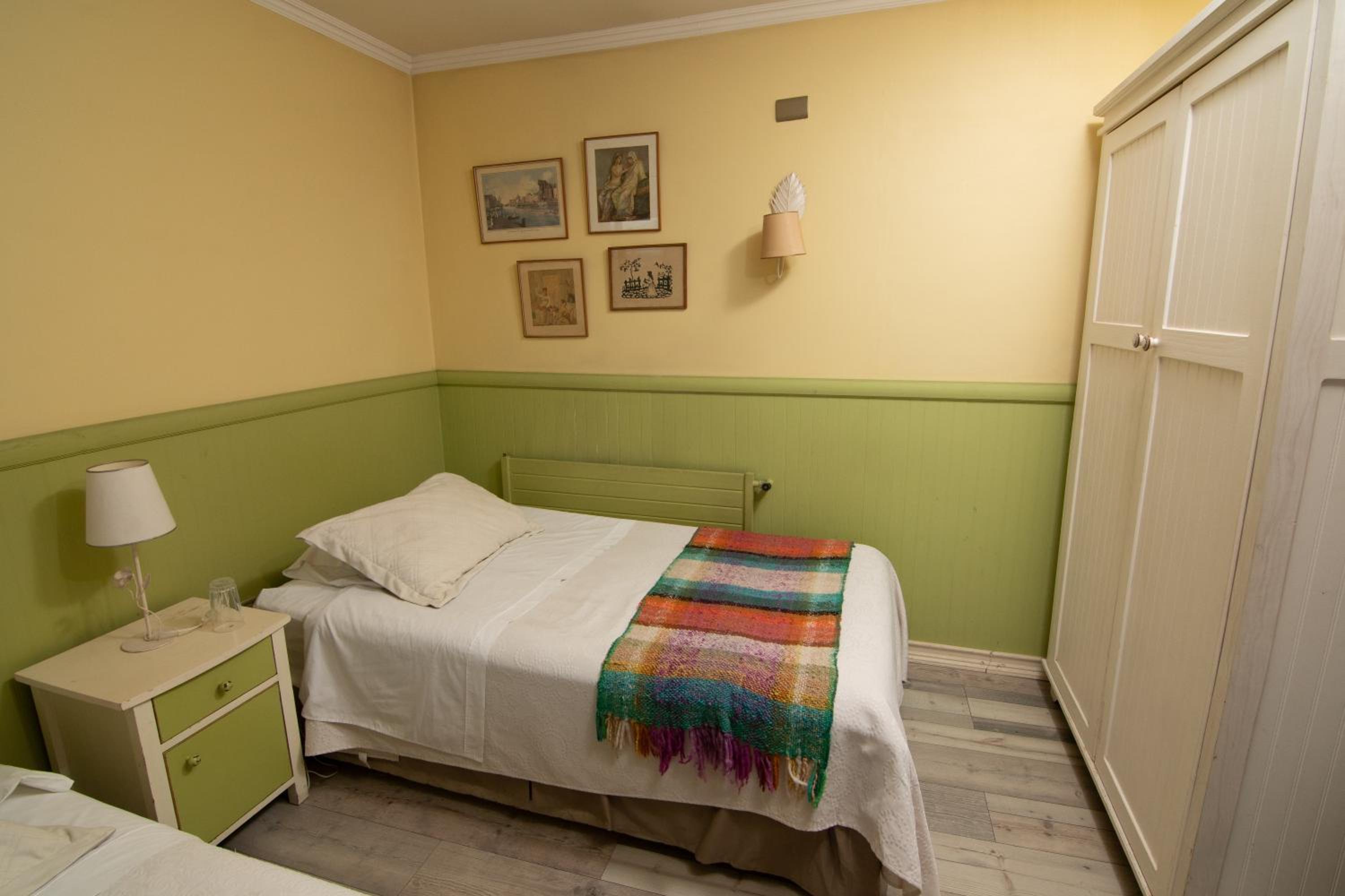 Standard Twin Room photo 3